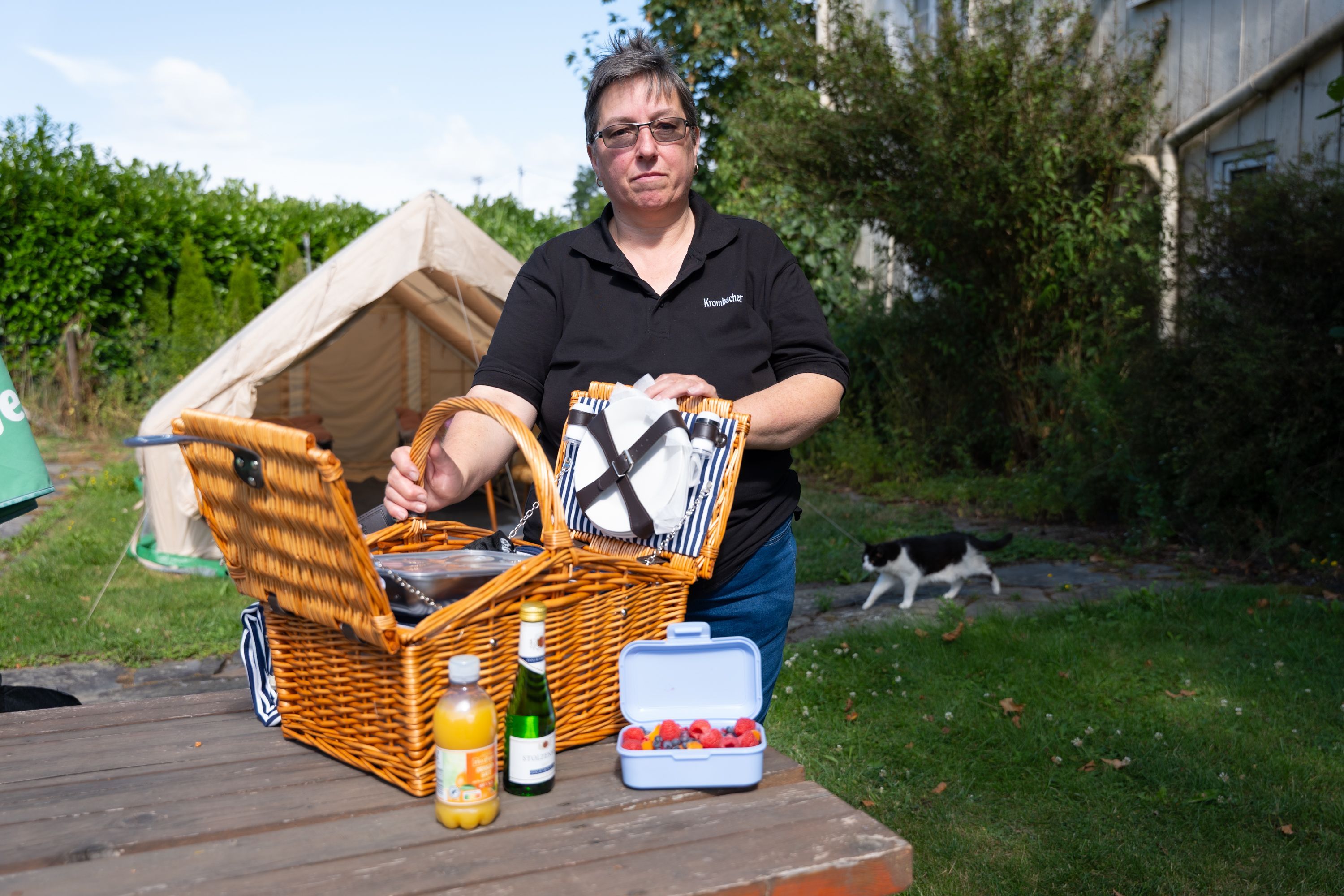 Mühlencafé-Inhaberin Birgit Jäger bietet Picknickkörbe an.