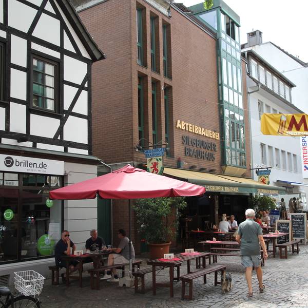 Um Brauereien und Kneipen geht es bei einer Führung der Agentur Guiders durch Siegburg.