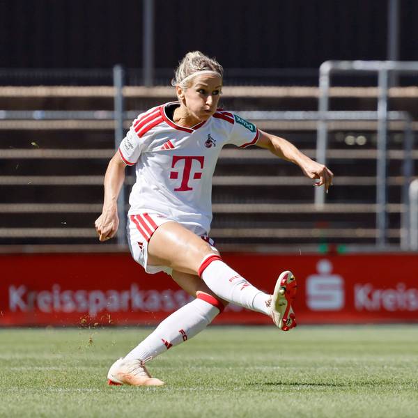 Fußballspielerin Kathrin Kathy Hendrich Abwehr beim Testspiel zwischen der 1. Frauen-Mannschaft des 1. FC Köln und dem FC Twente Enschede NED im Franz-Kremer-Stadion. Endstand 5:1 Köln, 08.08.2026 NRW Deutschland *** Soccer player Kathrin Kathy Hendrich, defender, during the friendly match between the 1. FC Köln Women s Team and FC Twente Enschede NED at Franz Kremer Stadium. Final score: 51 for Köln, August 8, 2026, North Rhine-Westphalia, Germany Copyright: xChristophxHardtx