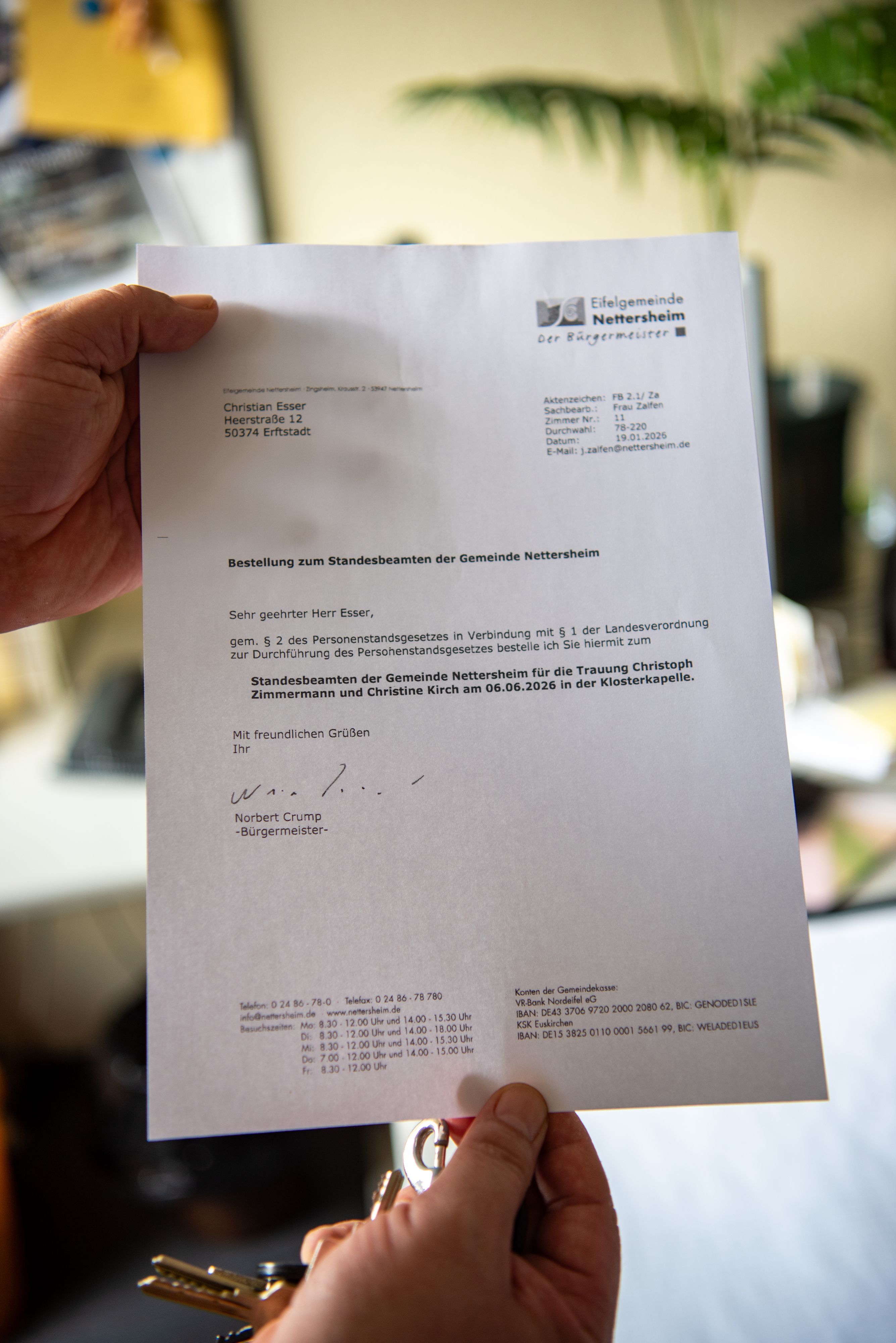 Das Foto zeigt das Schreiben, das Esser zum Standesbeamten für einen Tag machte.