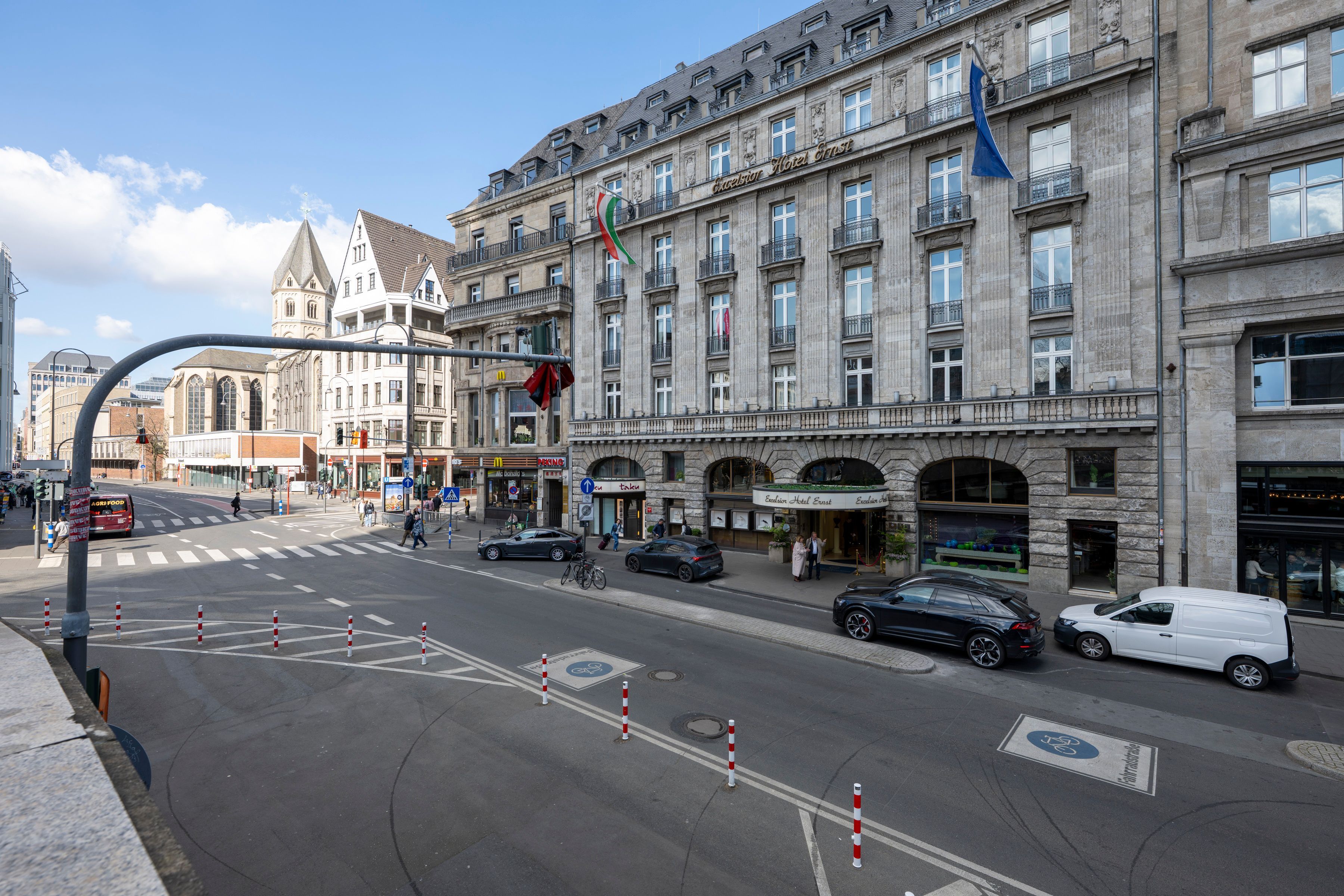 Die Trankgasse, mittlerweile eine Fahrradstraße, auf dem Abschnitt zwischen Marzellenstraße (Kreuzung links im Bild) und Johannistraße. (Archivbild)