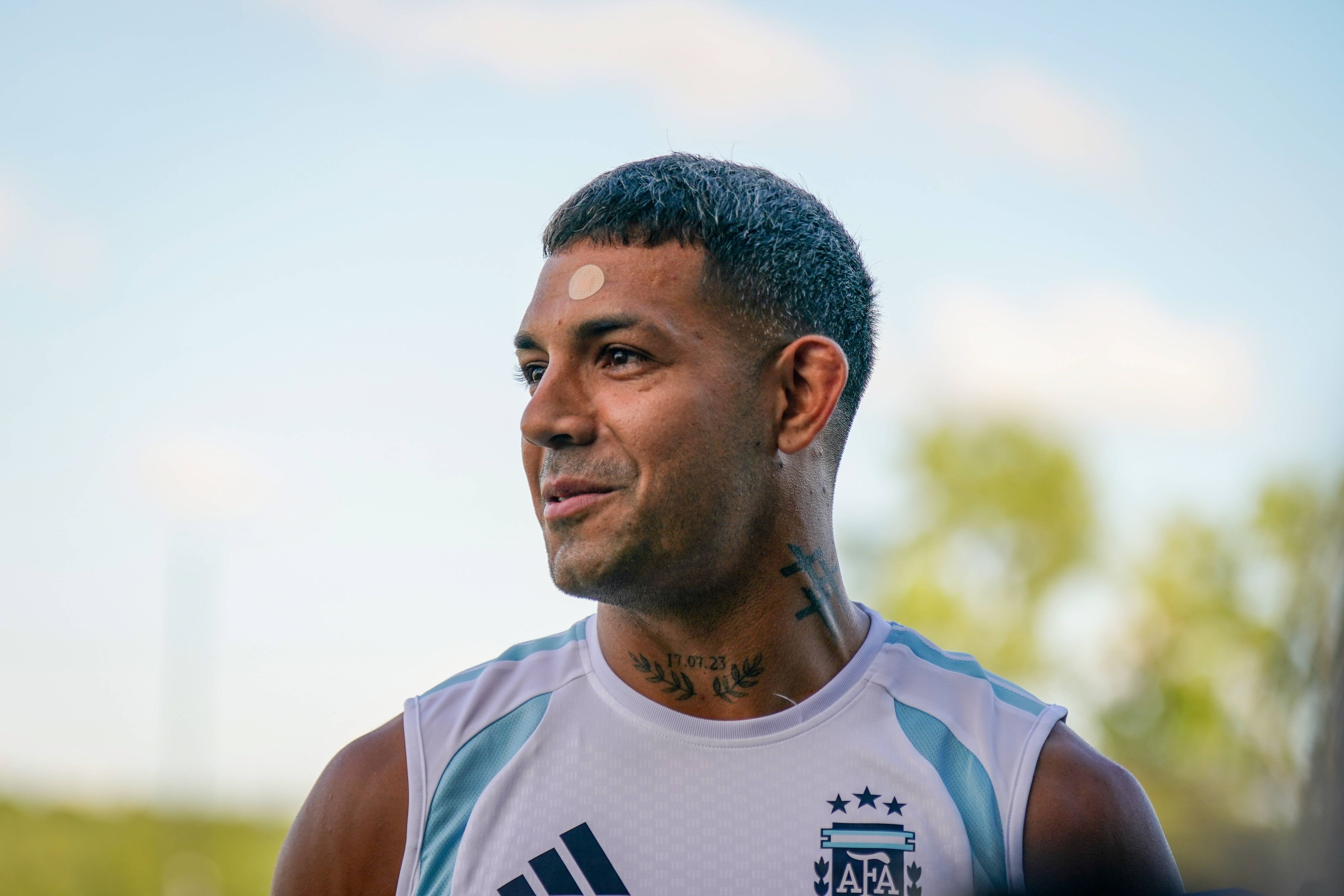 Facundo Medina soll der Leverkusener Defensive weitere Stabilität verleihen.
