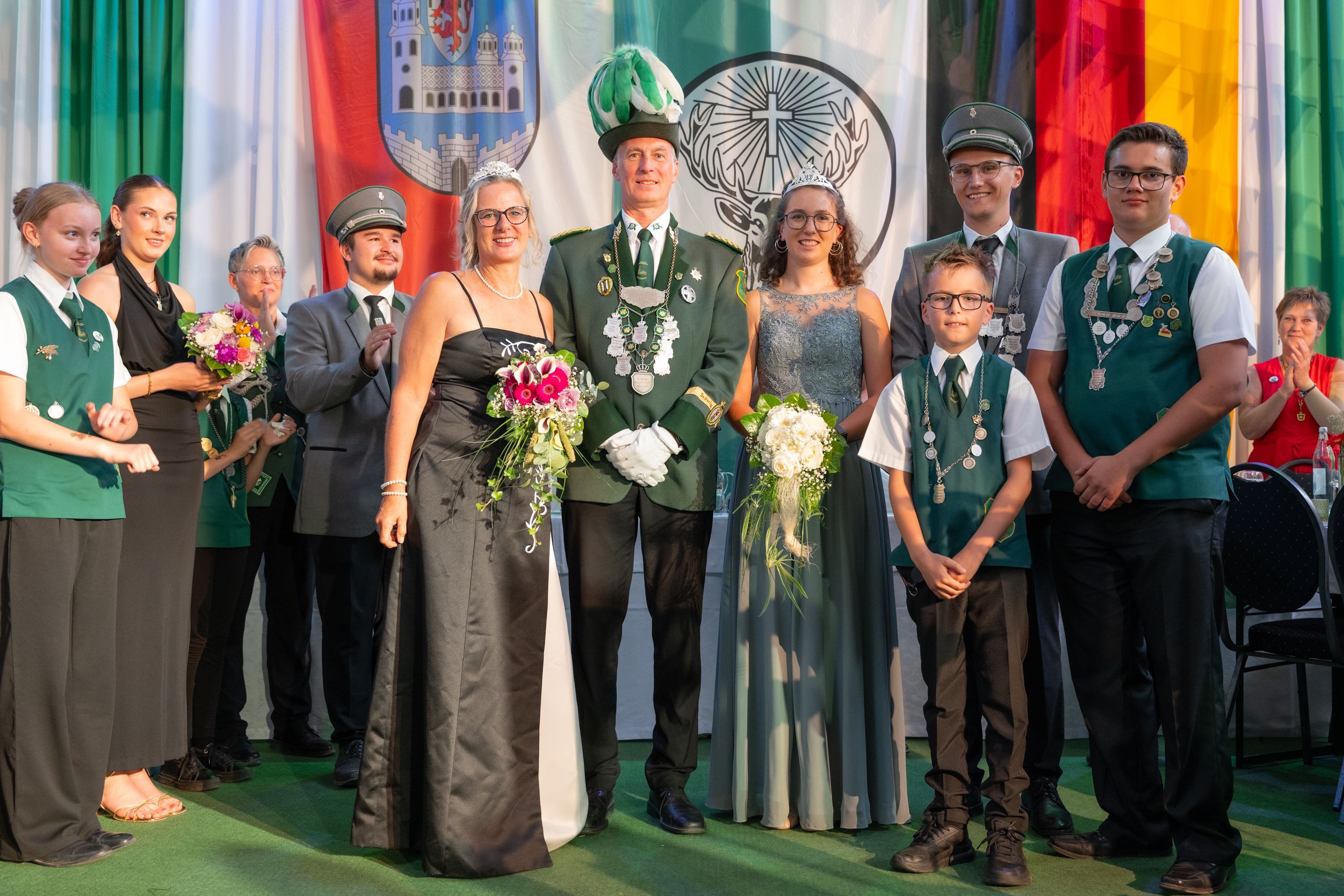 In Amt und Würden präsentierten sich die neuen Würdenträger am Montagabend.