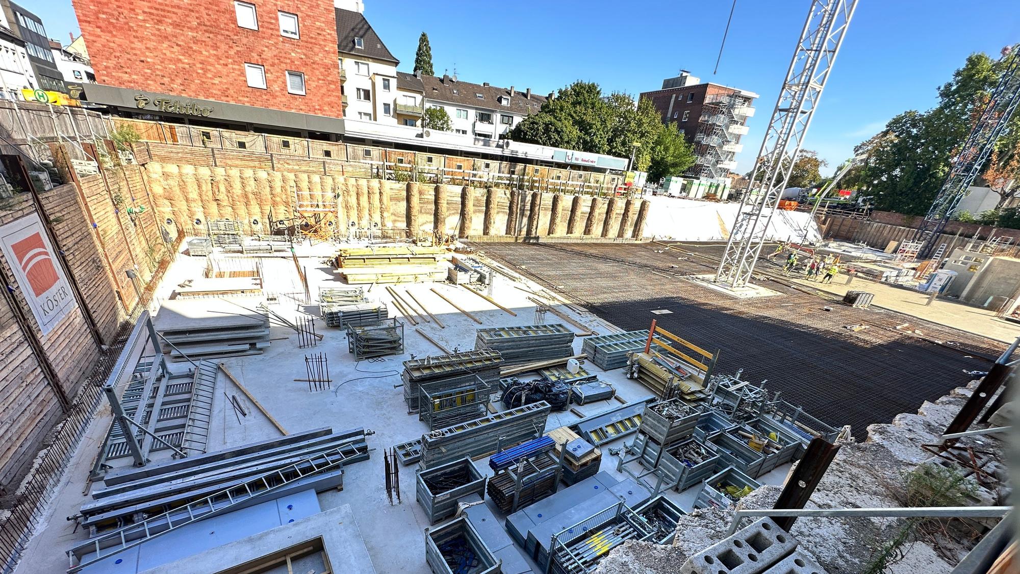 Die Baustelle am Neubau des Bezirksrathauses Rodenkirchen.