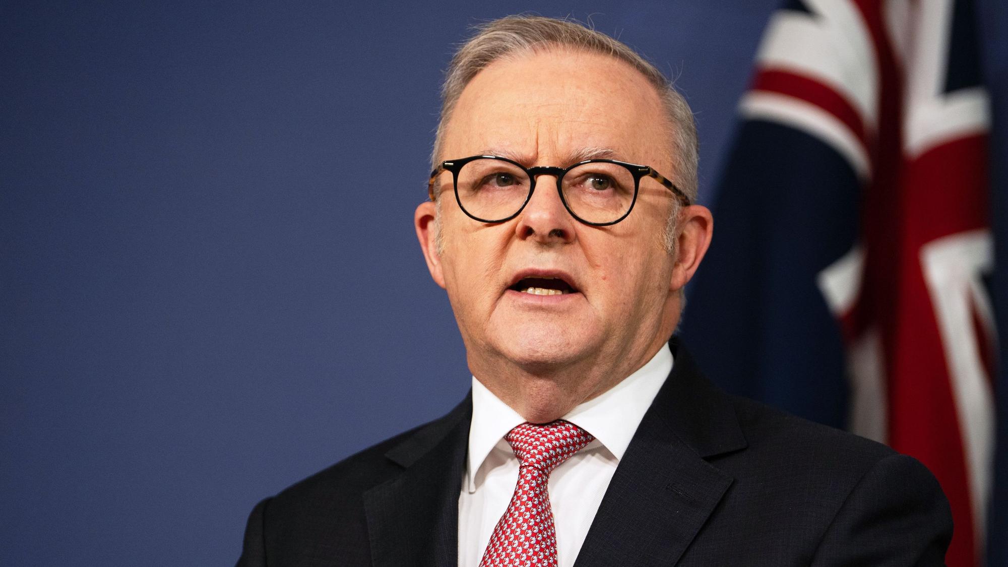 Der australische Premierminister Anthony Albanese bei einer Pressekonferenz. (Archivbild)