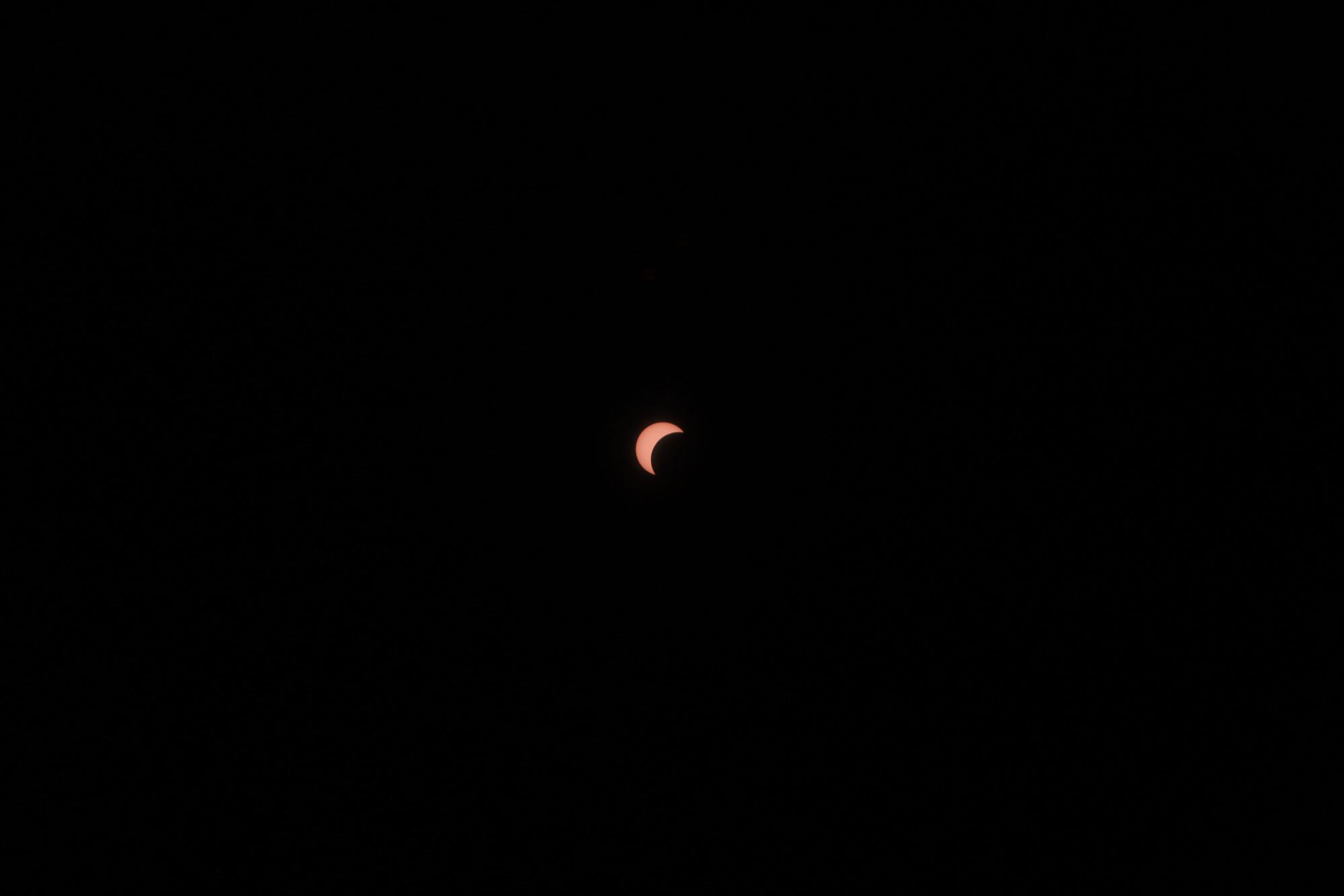 Eine partielle Sonnenfinsternis über Europa ist am Abend auch von Deutschland aus sichtbar.