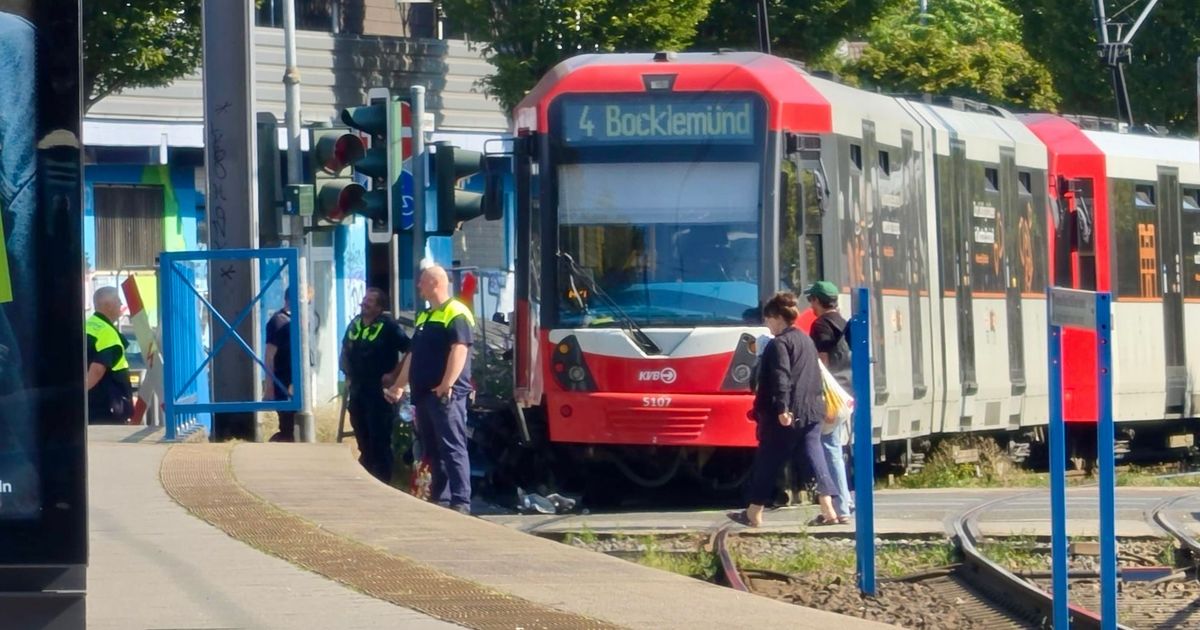 Closure in Cologne: KVB tram hits pedestrian on Keupstraße - | Police on ...