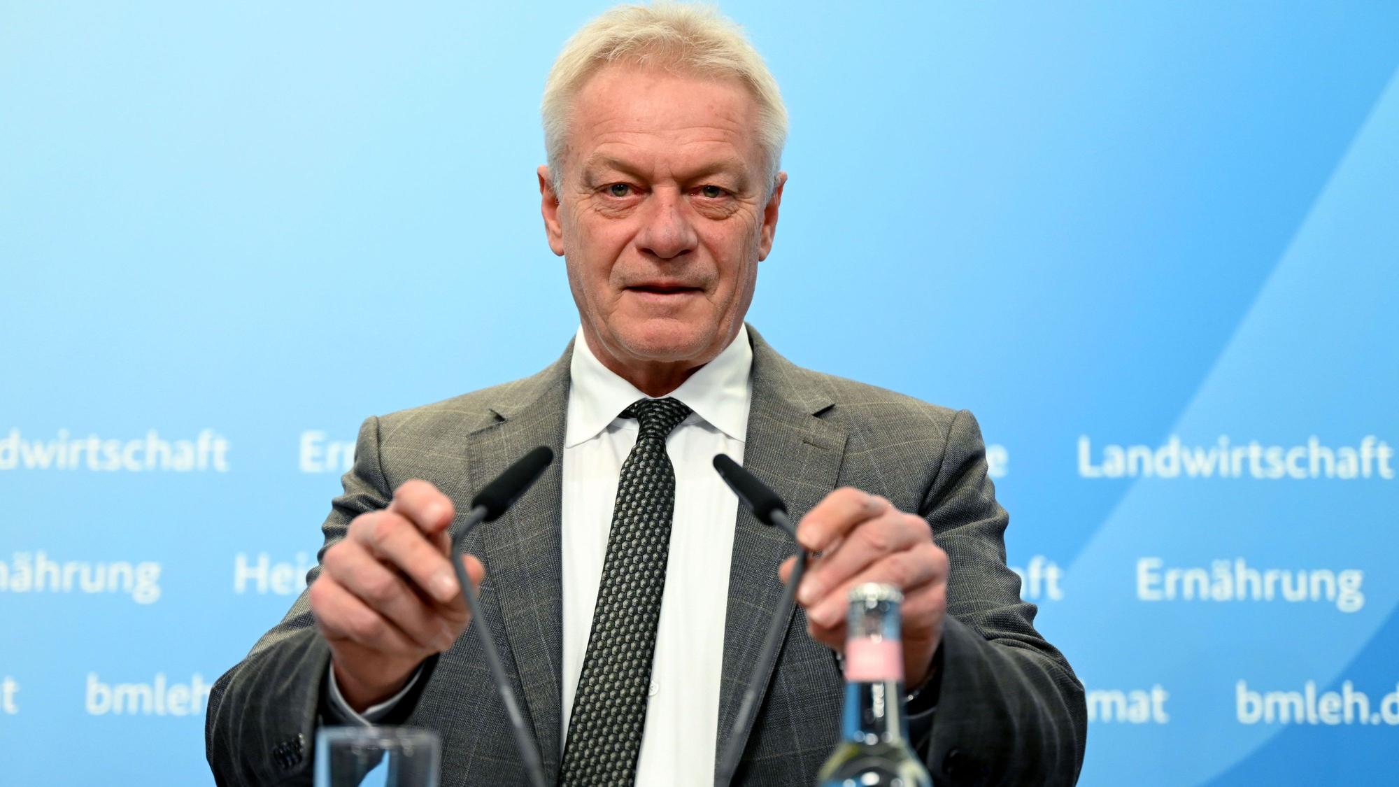 27.11.2025, Berlin: Alois Rainer (CSU), Bundesminister für Landwirtschaft, Ernährung und Heimat, spricht während der Vorstellung des «Ernährungsreports 2025». Die jährliche Umfrage im Auftrag des Ministeriums stellt Essgewohnheiten und Aspekte des Einkaufsverhaltens von Verbraucherinnen und Verbrauchern dar. Foto: Elisa Schu/dpa +++ dpa-Bildfunk +++