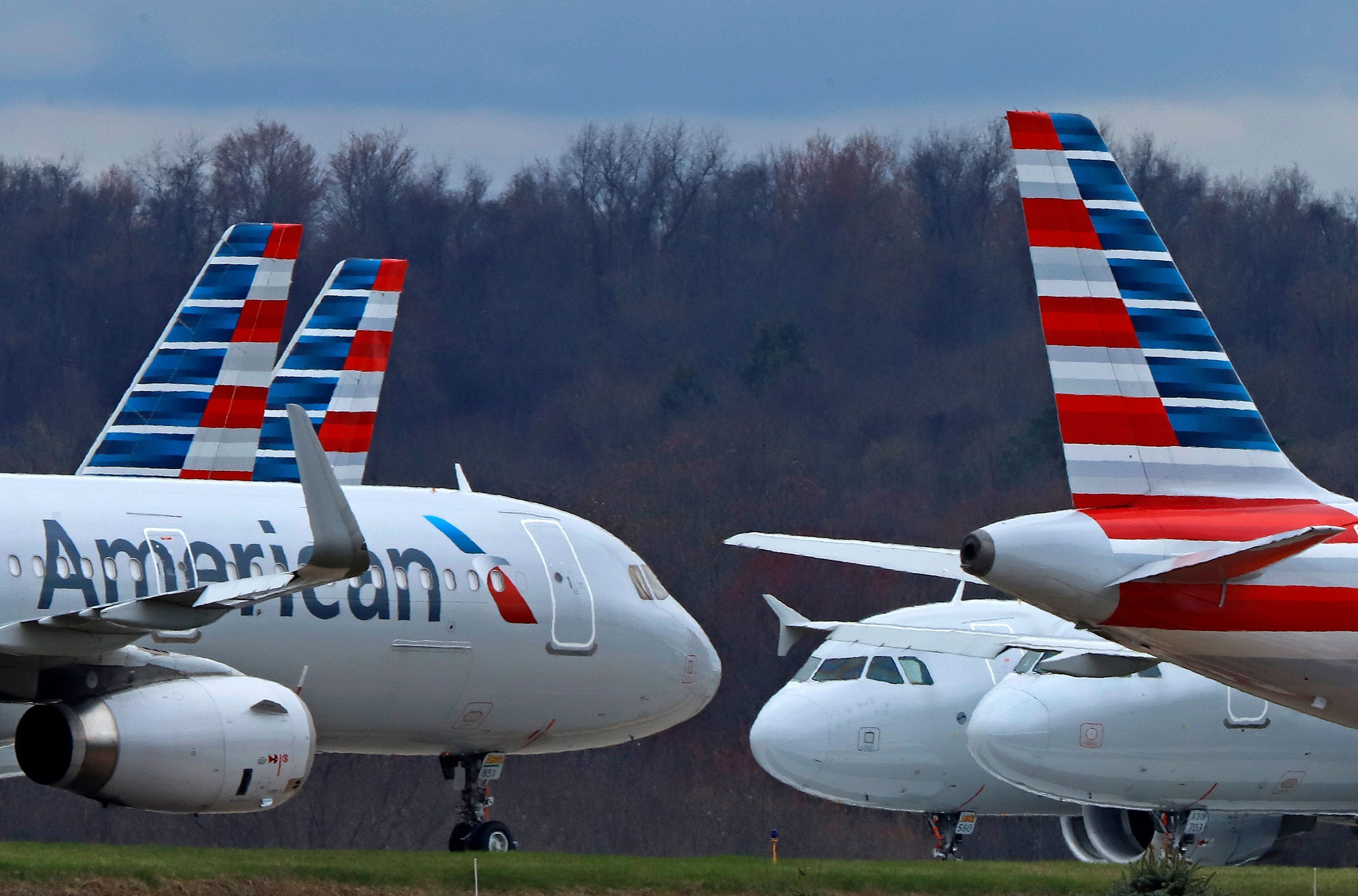 Flugzeuge der American Airlines stehen auf dem Pittsburgh International Airport. (Archivbild)