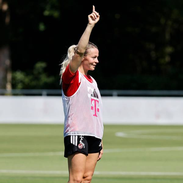 Fußballspielerin Sandra Maria Jessen Sturm beim Abschlusstraining am Geißbockheim vor dem Testspiel zwischen der 1. Frauen-Mannschaft des 1. FC Köln und dem Oud-Heverlee Leuven BEL. Köln, 14.08.2026 NRW Deutschland *** Soccer player Sandra Maria Jessen Sturm during the final training session at the Geißbockheim ahead of the friendly match between 1. FC Köln s Women s First Team and Oud Heverlee Leuven BEL Cologne, August 14, 2026, North Rhine-Westphalia, Germany Copyright: xChristophxHardtx