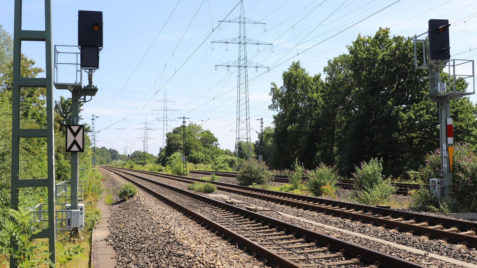 Wichtige Bahnstrecke zwischen Köln und Düsseldorf gesperrt