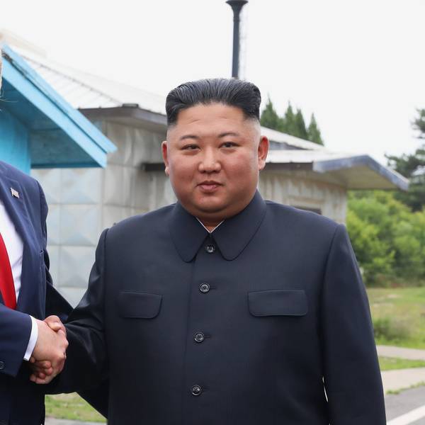 US-Präsident Donald Trump (l.) zusammen mit Nordkoreas Diktator Kim Jong Un im Jahr 2019. (Archivbild)