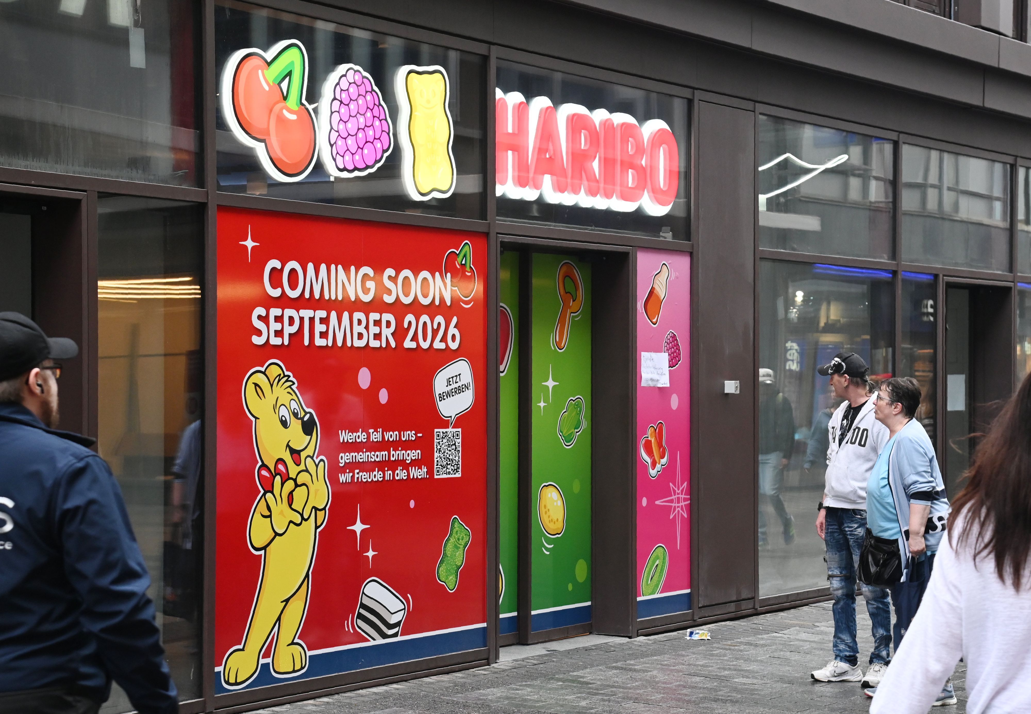 Der neue Haribo-Shop in Köln soll auf einer Fläche von 150 Quadratmetern ein umfassendes Sortiment anbieten, darunter Überraschungskisten und Fanartikel.
