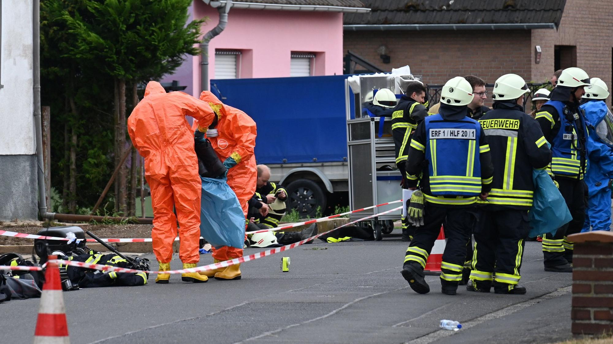 Zu sehen ist eine Einsatzstelle der Feuerwehr.