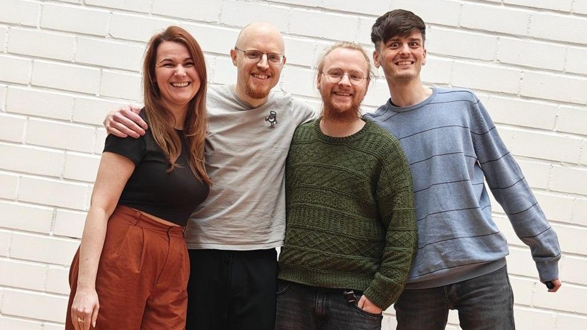 Das Kölner Indie-Studio Quadhead hat das Videospiel Pratfall 2026 auf den Markt gebracht. Zum Team gehören: Christiane Ebrecht-Hepke, Tim Schroeder, Robert Schneider und Michael Koloch (v.l.)