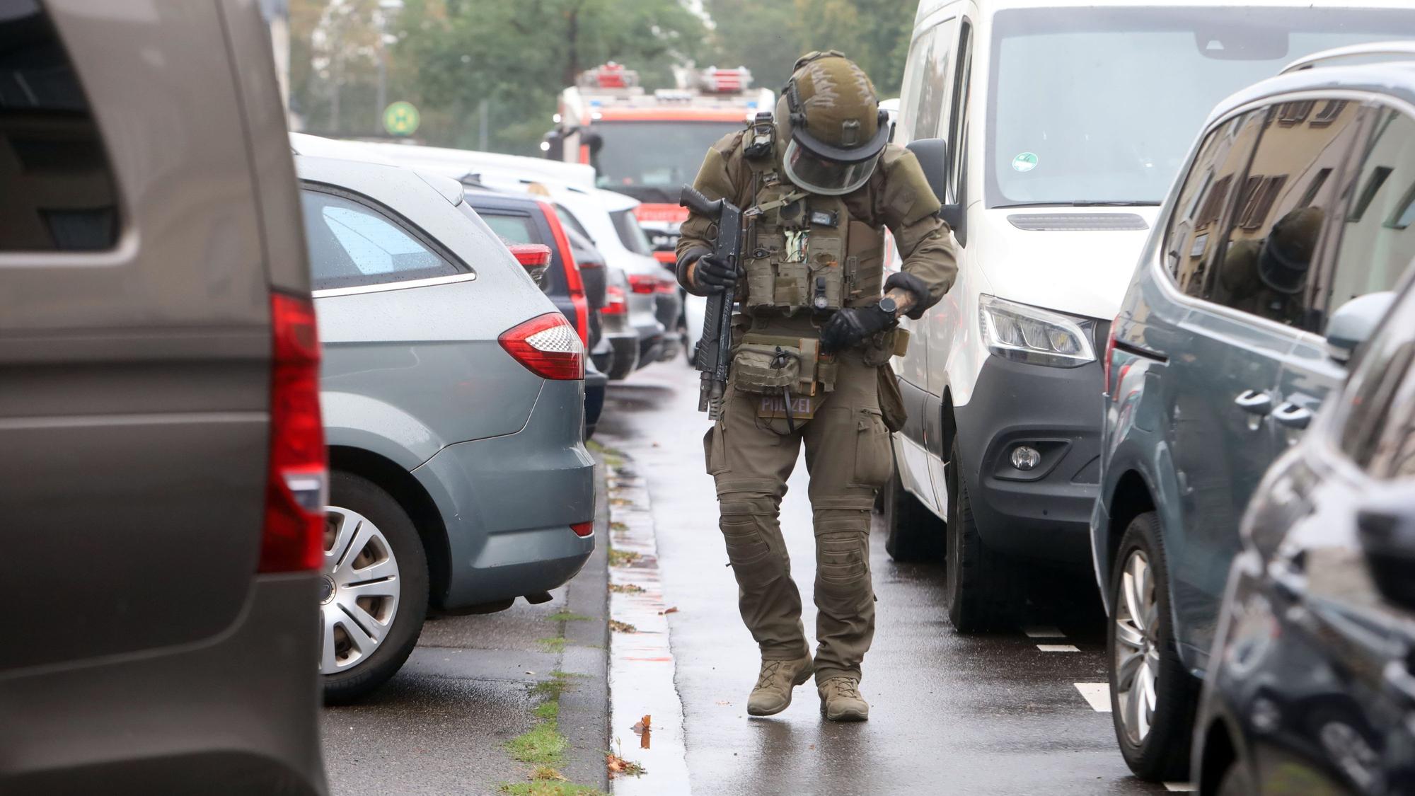 In Köln-Niehl war am Dienstag ein Spezialeinsatzkommando (SEK) der Polizei im Einsatz.
