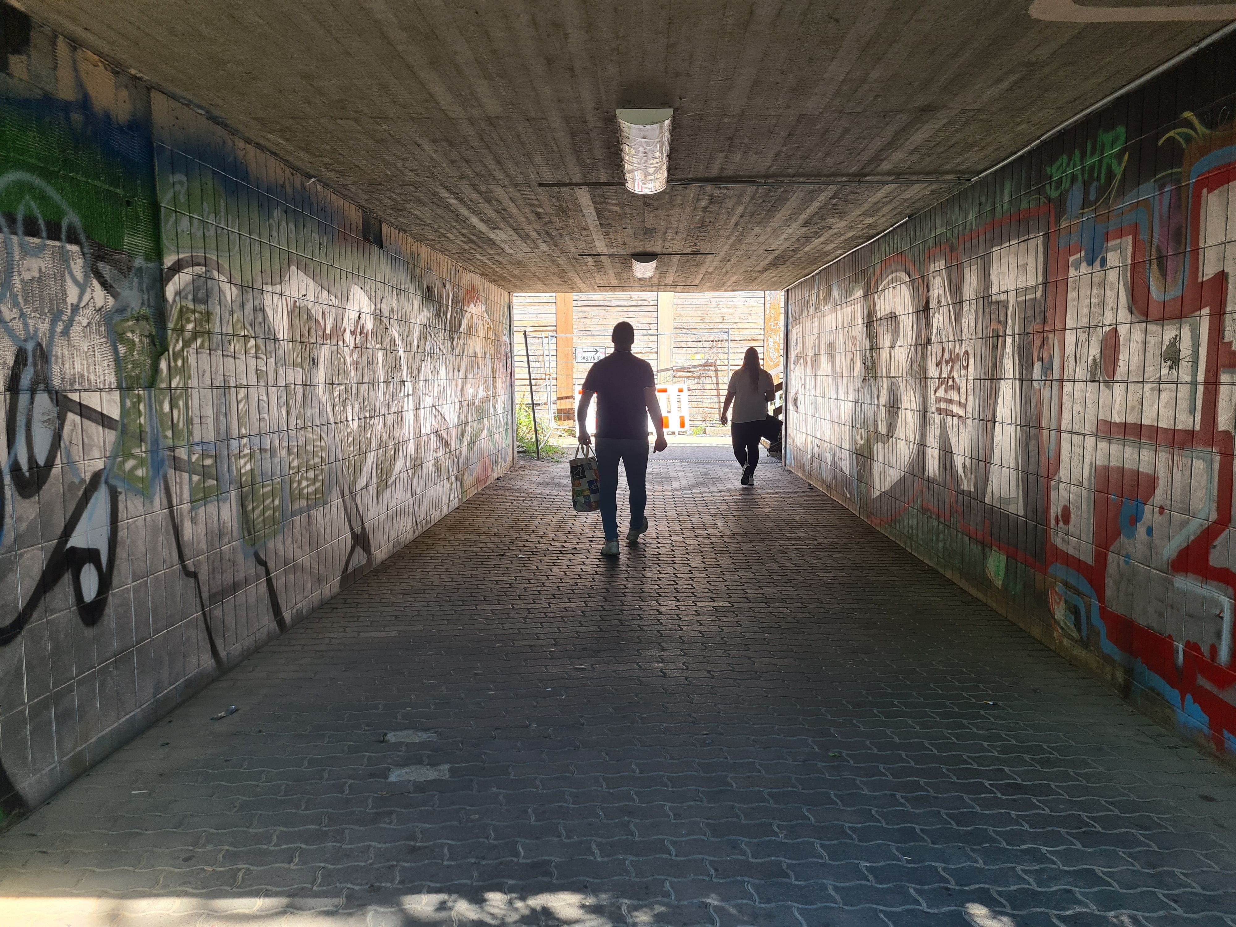 Vom Bahnhof in Bergheim ging die 13-Jährige mit einem jungen Mann mit.