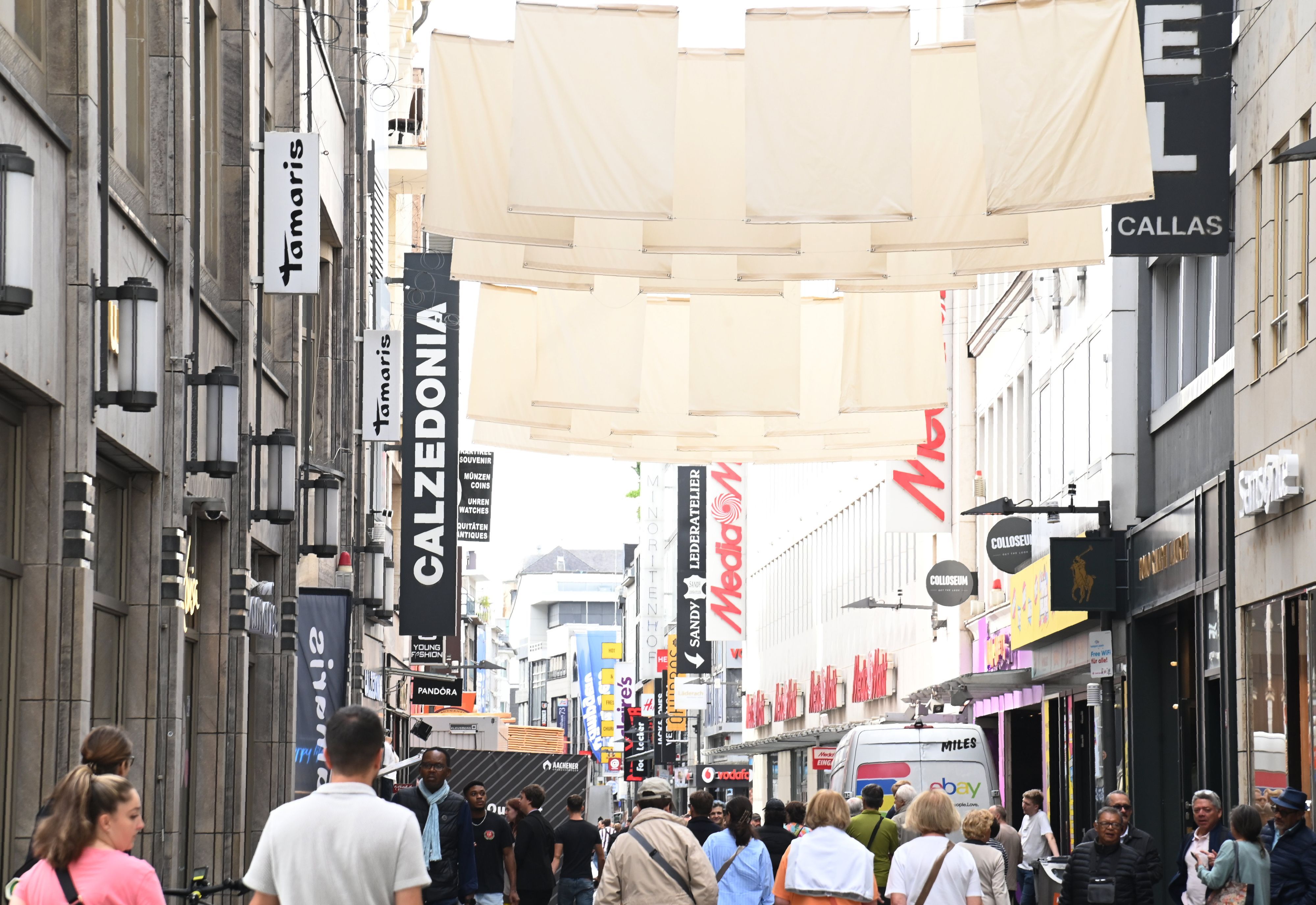 In diesem Jahr hingen nur noch 24 Fahnen. Wirkung zeigten sie trotzdem.
