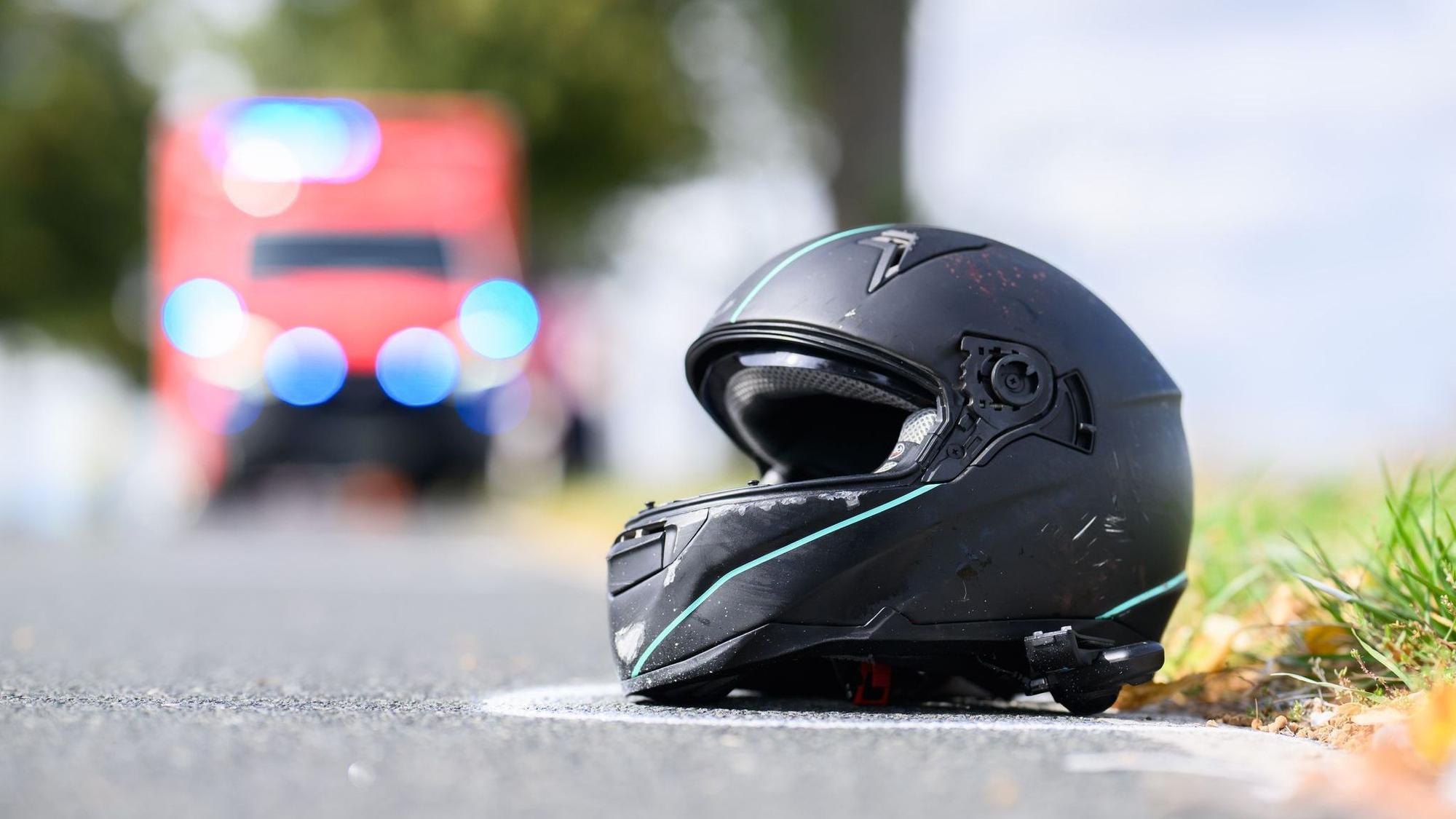 Motorradfahrer stirbt beim Überholen - Verdacht auf Rennen