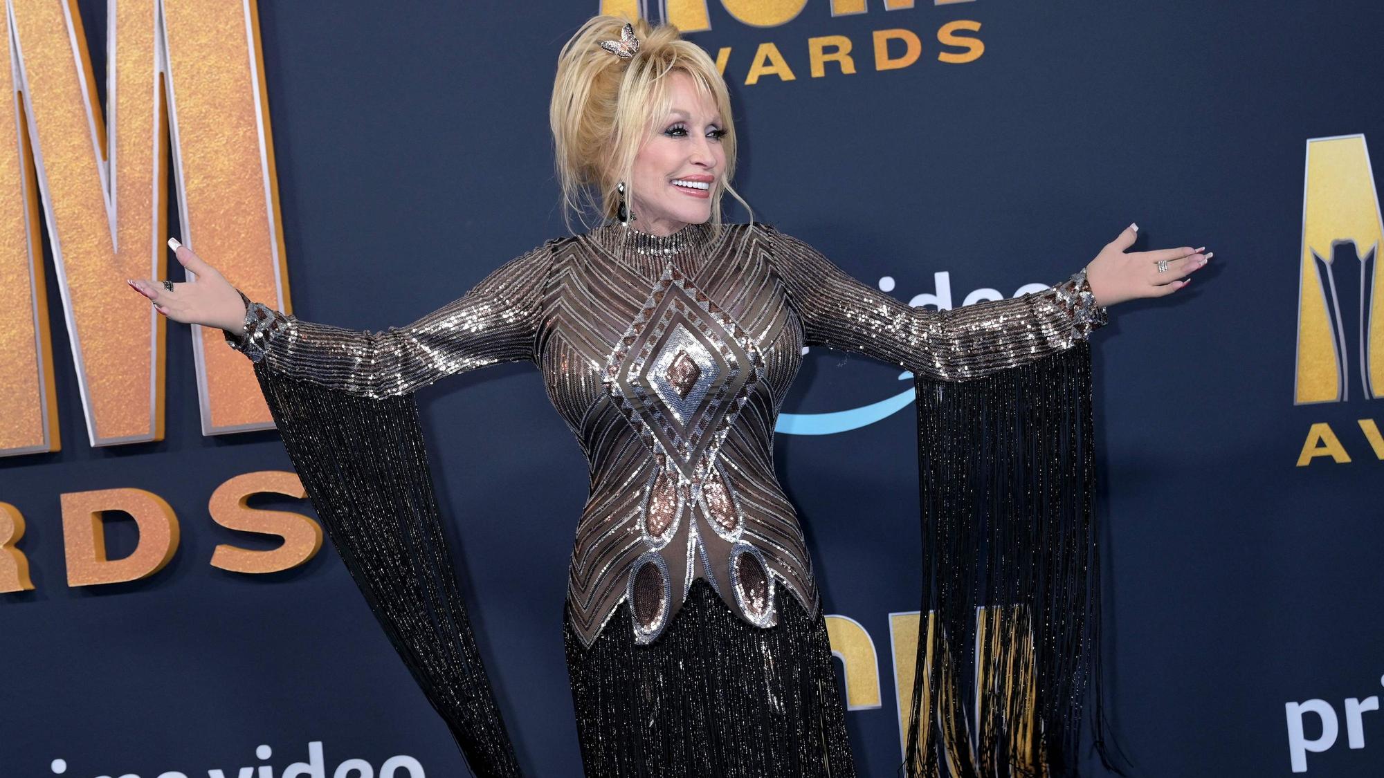 Dolly Parton bei den Country Music Awards im Jahr 2022.