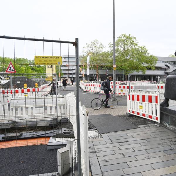 Der Albertus-Magnus-Platz wird noch bis Ende des Jahres 2026 saniert.