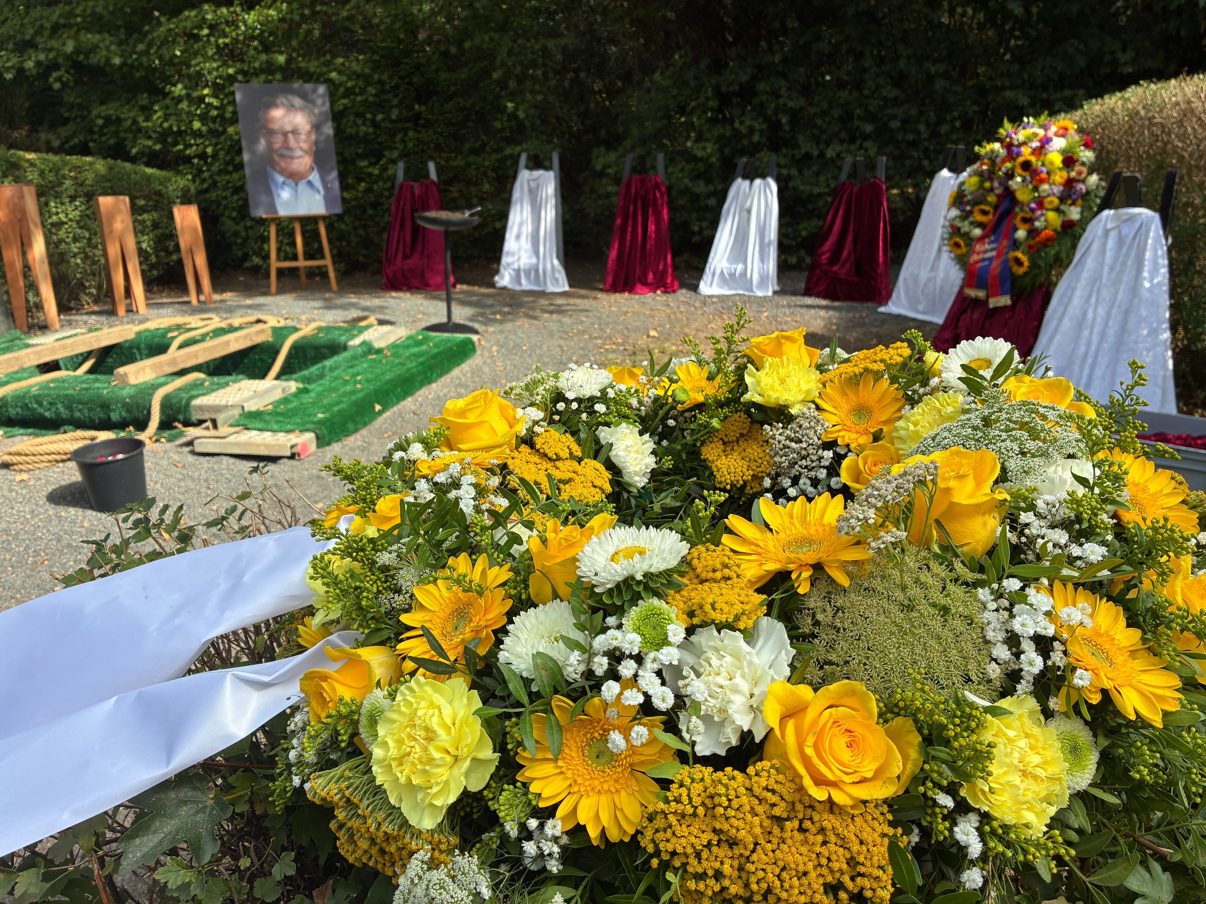 Kölns früherer Oberbürgermeister Fritz Schramma wird am Donnerstag auf dem Westfriedhof beigesetzt.