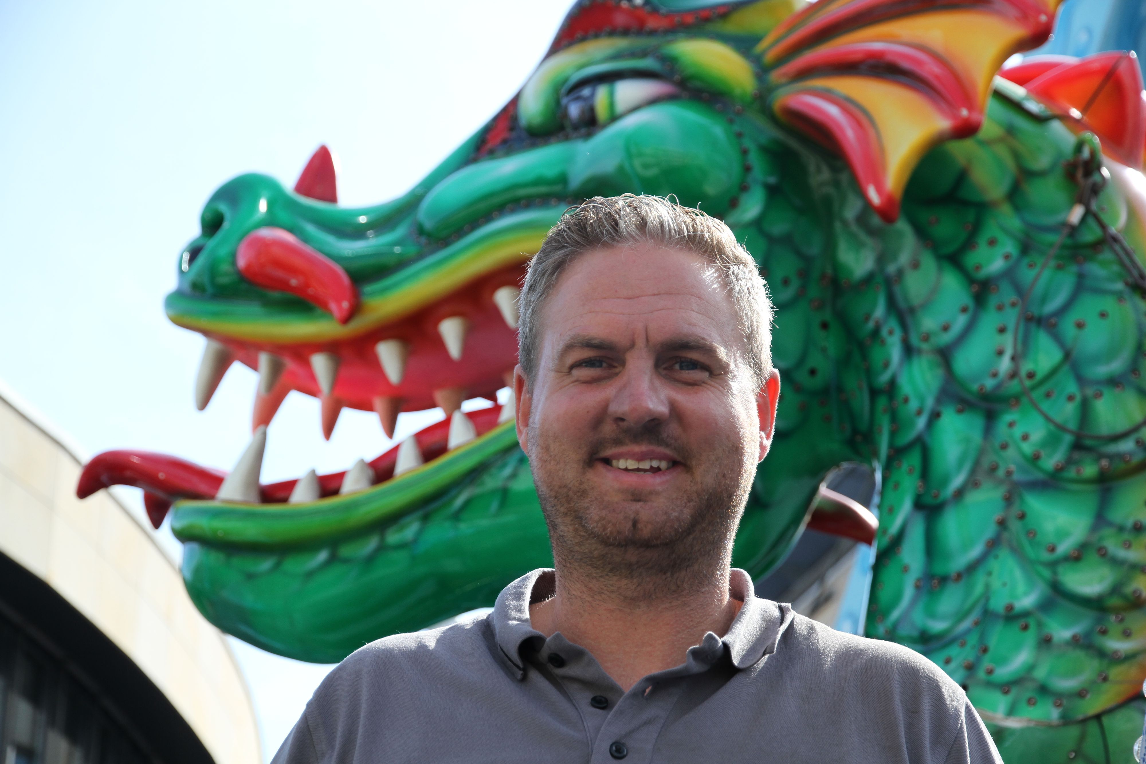 Riesenschaukel Nessy hat Premiere auf dem Siegburger Stadtfest, Betreiber Hans-Peter Markmann