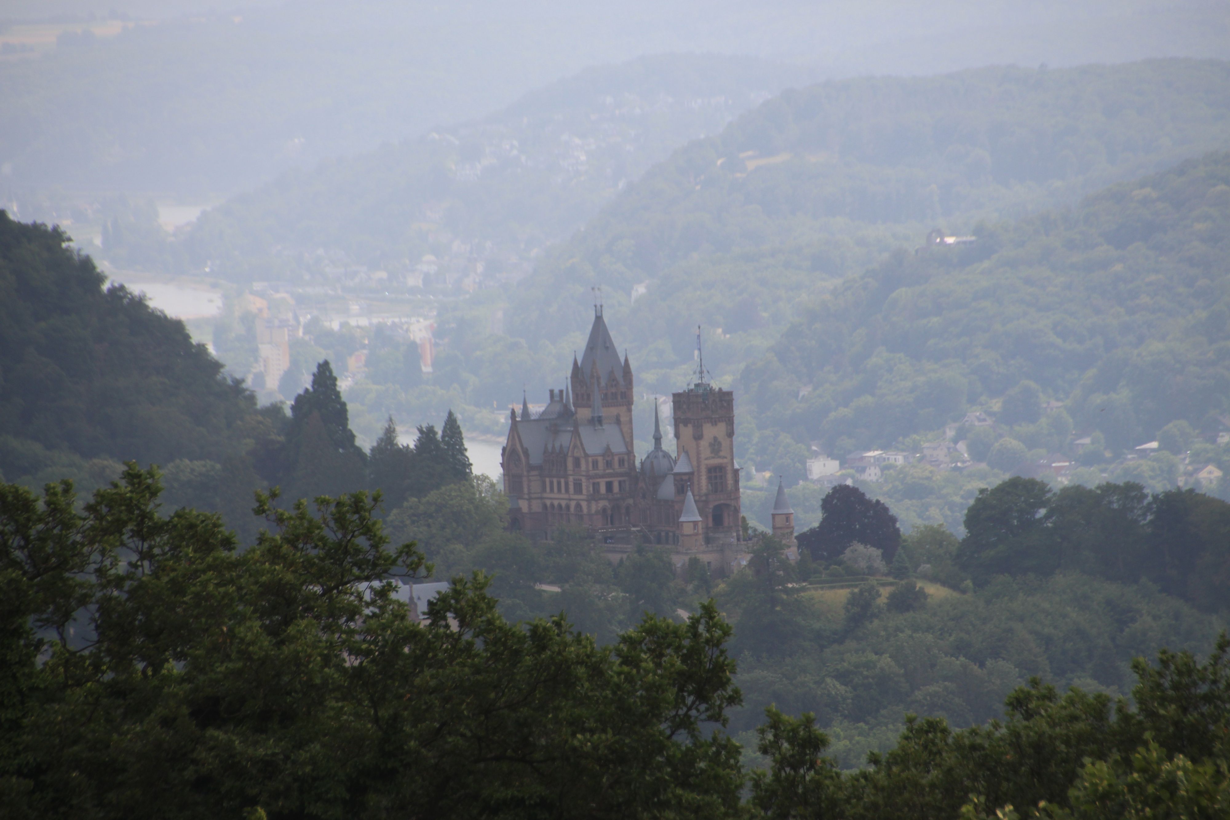 Touristische Attraktion: die Drachenburg in Königswinter.