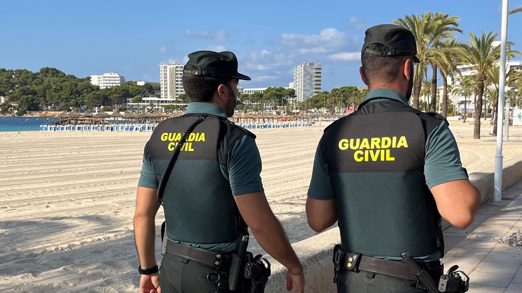 Beamte der Polizeieinheit Guardia Civil