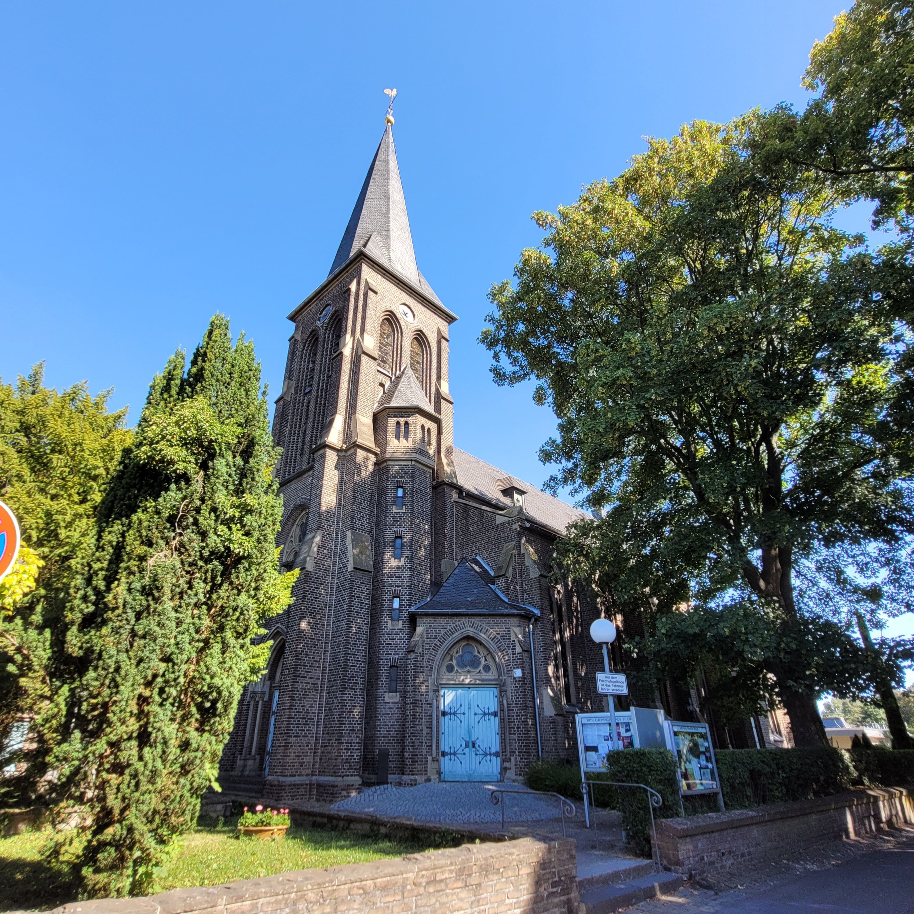 Eine Kirche.