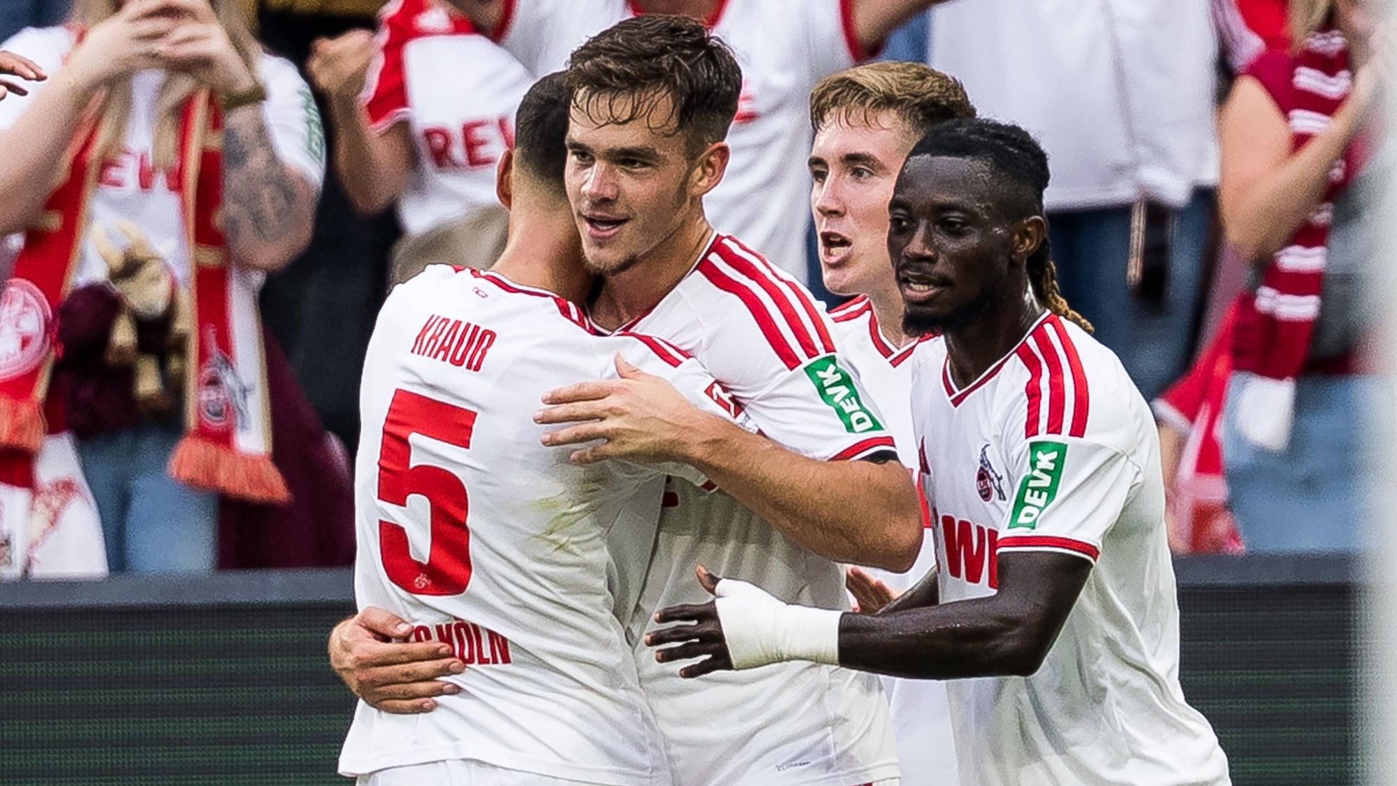KOELN, GERMANY - AUGUST 29: Thijs Dallinga 1. FC Koeln, 27 celebrates scoring the 3:2 goal with his teammates during the Bundesliga match between 1. FC Koeln vs. TSG 1899 Hoffenheim at Rheinenergie-Stadion on matchday 1 of the 1. Bundesliga on August 29, 2026 in Koeln, Germany. DFL REGULATIONS PROHIBIT ANY USE OF PHOTOGRAPHS AS IMAGE SEQUENCES AND/OR QUASI-VIDEO. North Rhine Westphalia Germany Copyright: xSteffiexWunderlx