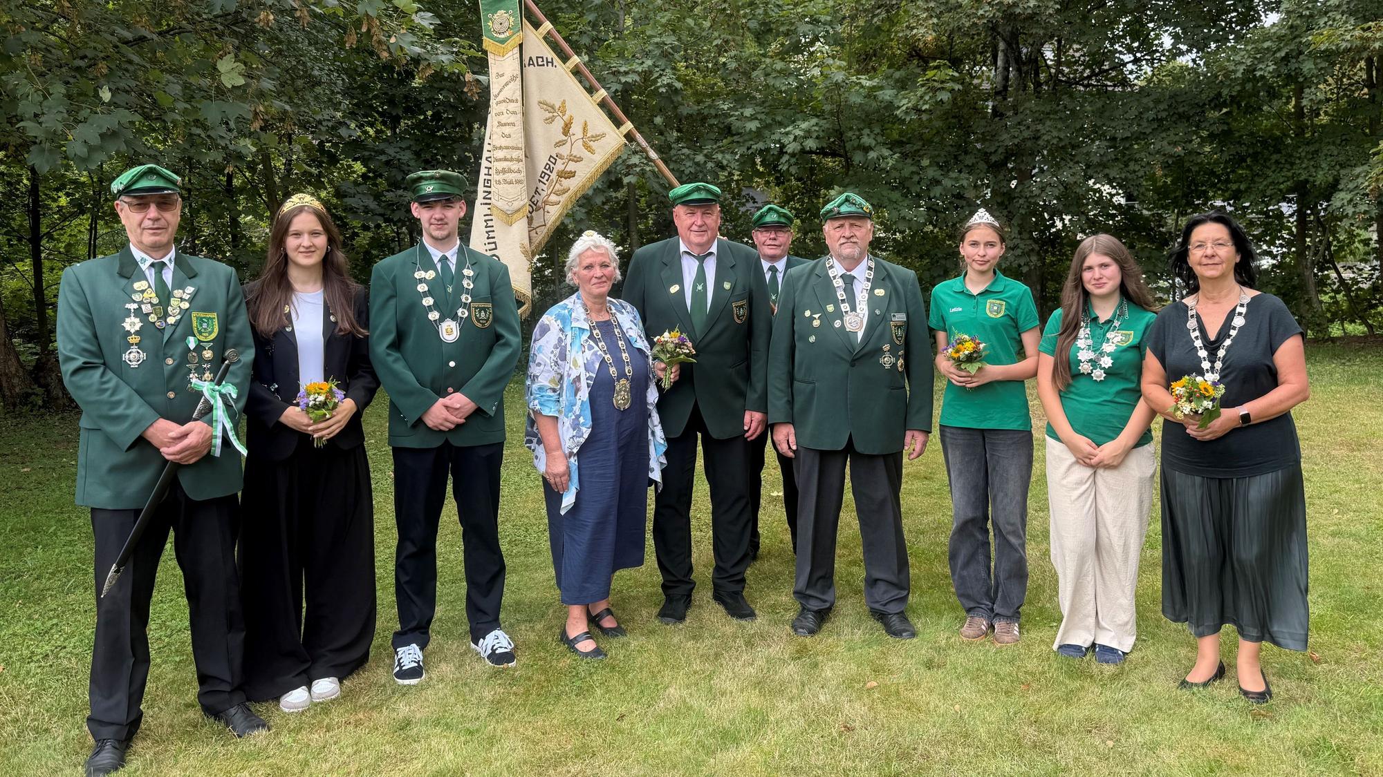 Das Foto zeigt die neuen Majestäten des Stutzenvereins Dümmlinghausen