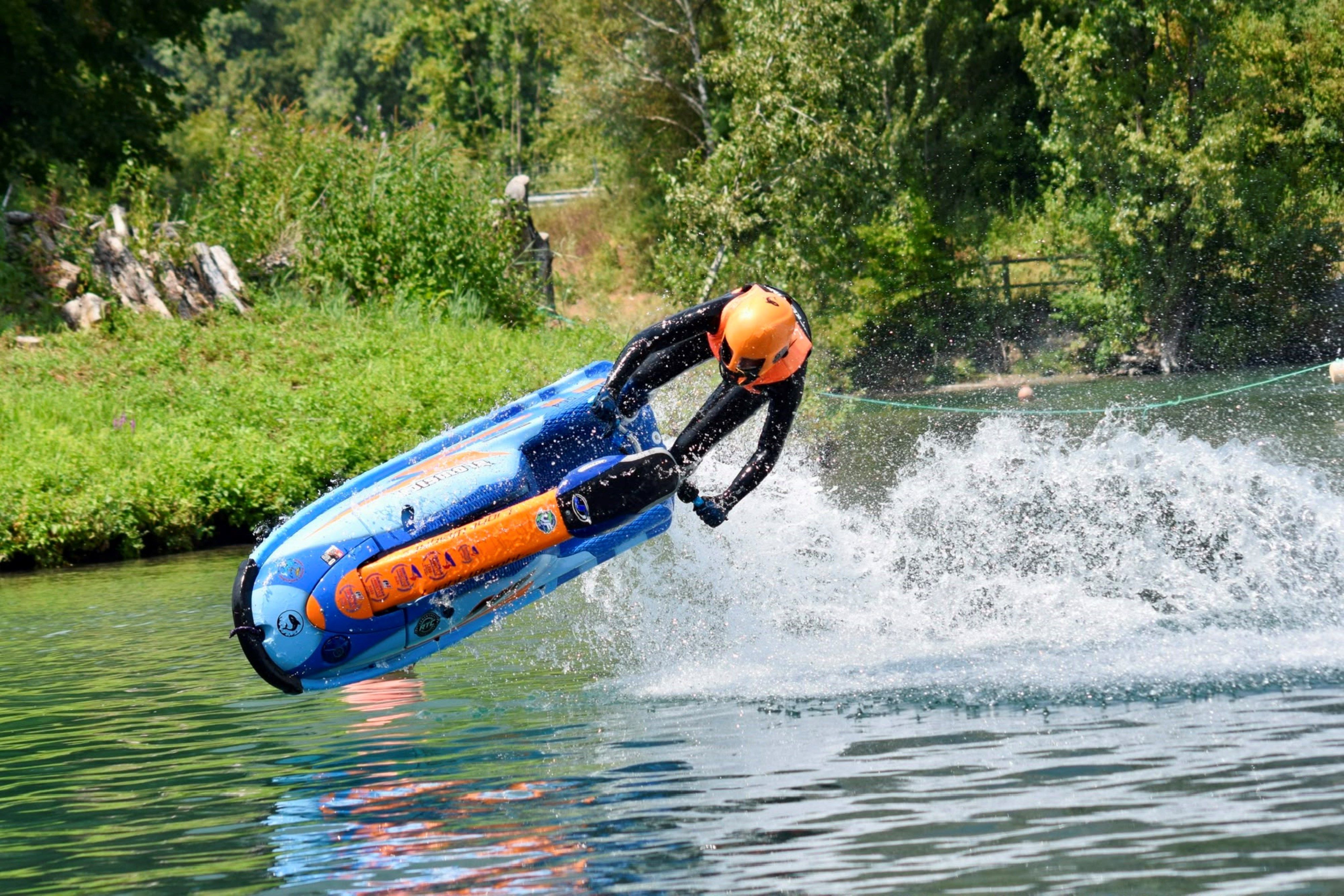 Claire Hartung auf ihrem Jetski.