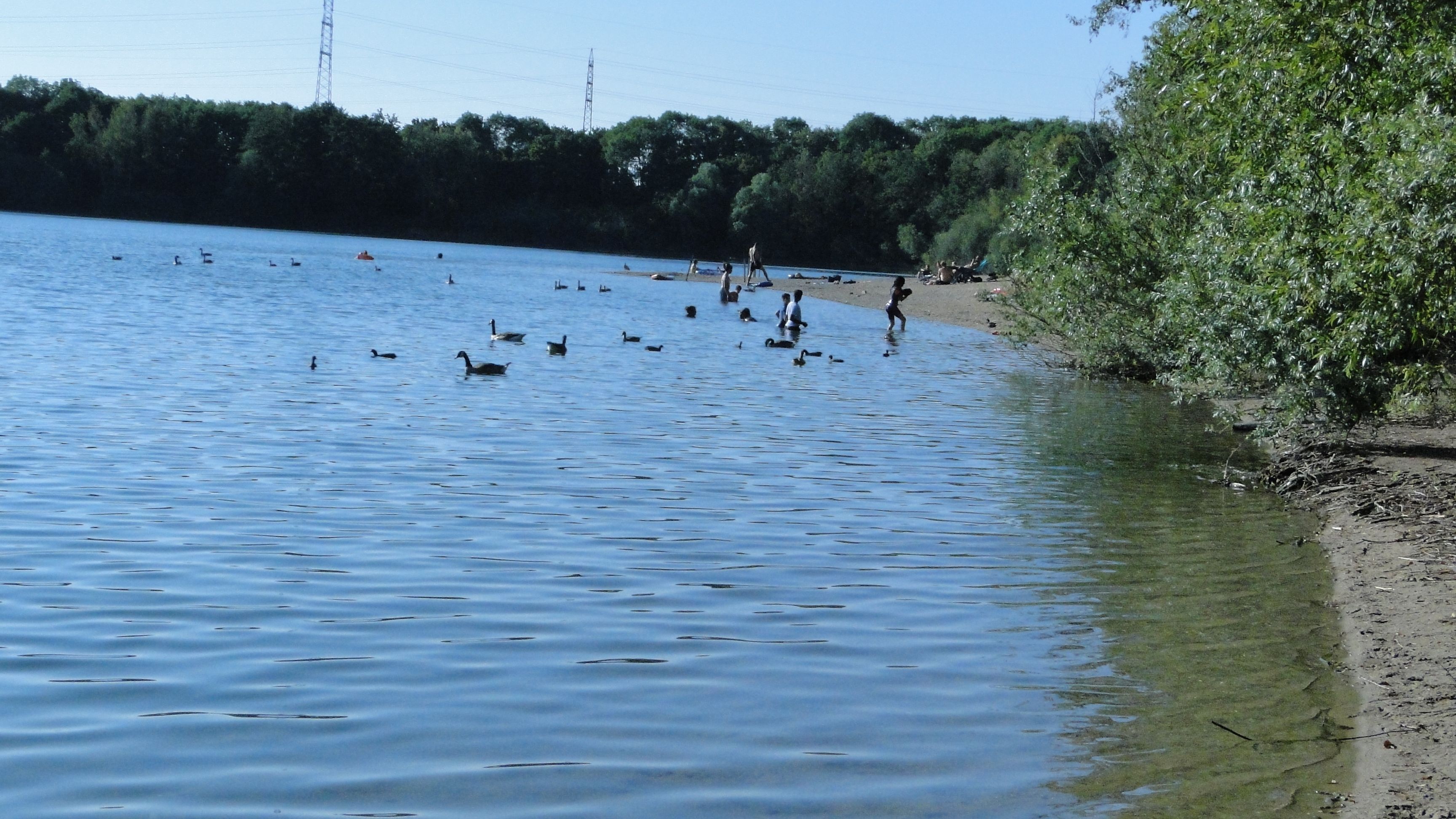 Badende am Pescher See.