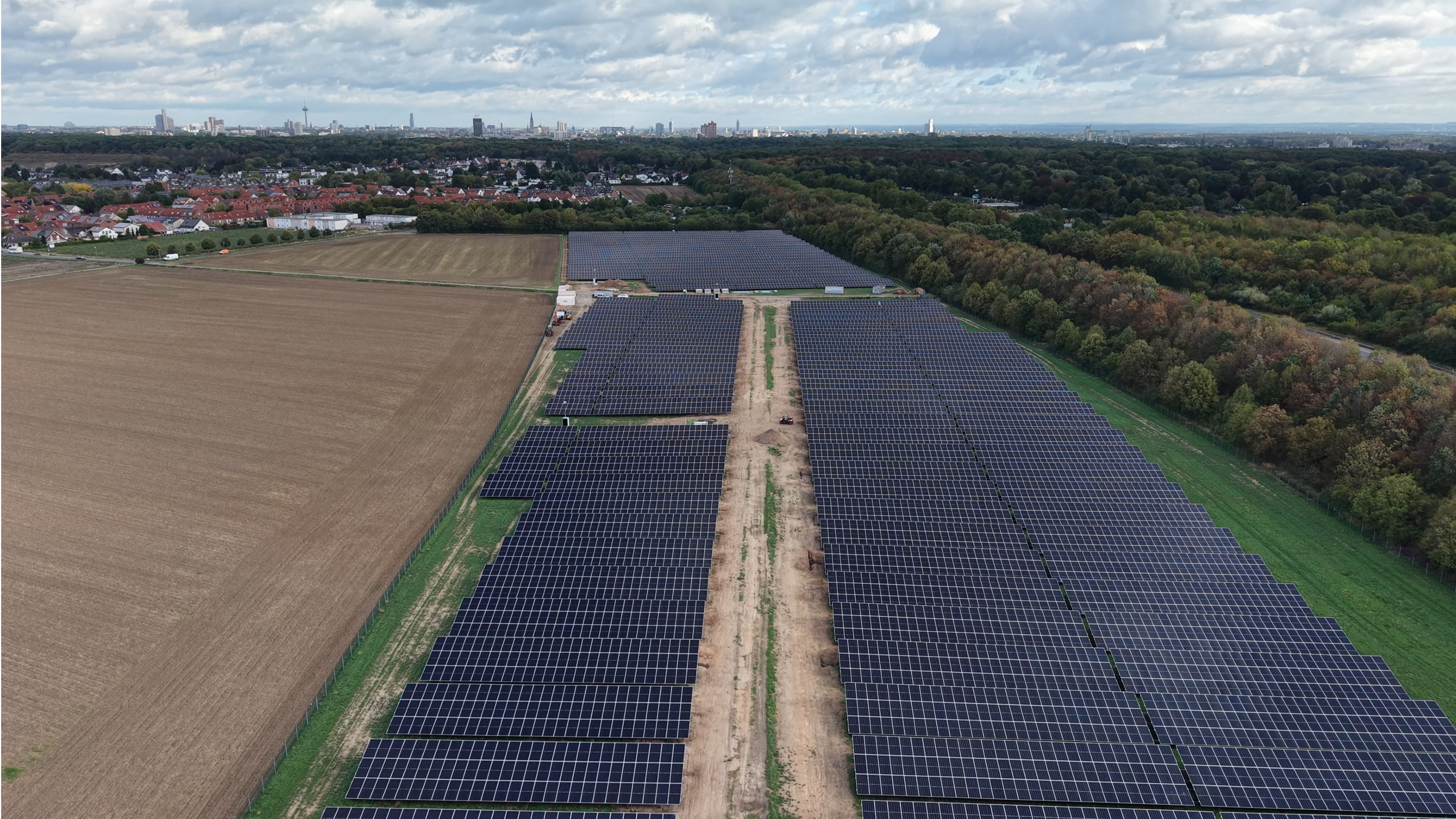 Die PV-Anlage in Köln-Rondorf wird bei Fertigstellung zehn Hektar groß sein