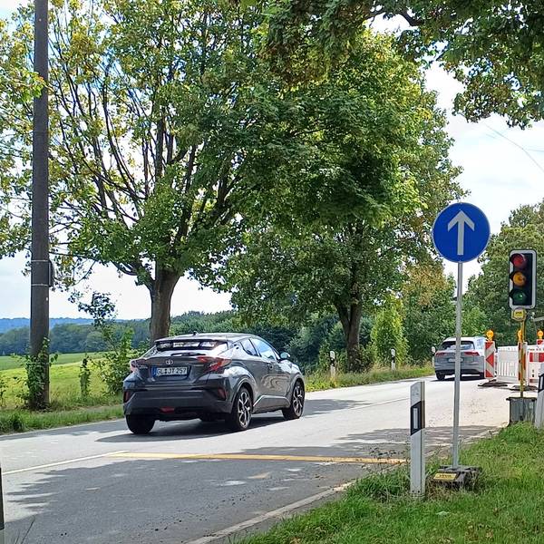 Der Verkehr zwischen Kaltenherberg und Sträßchen fließt wegen zweier Baustellen nur einspurig.