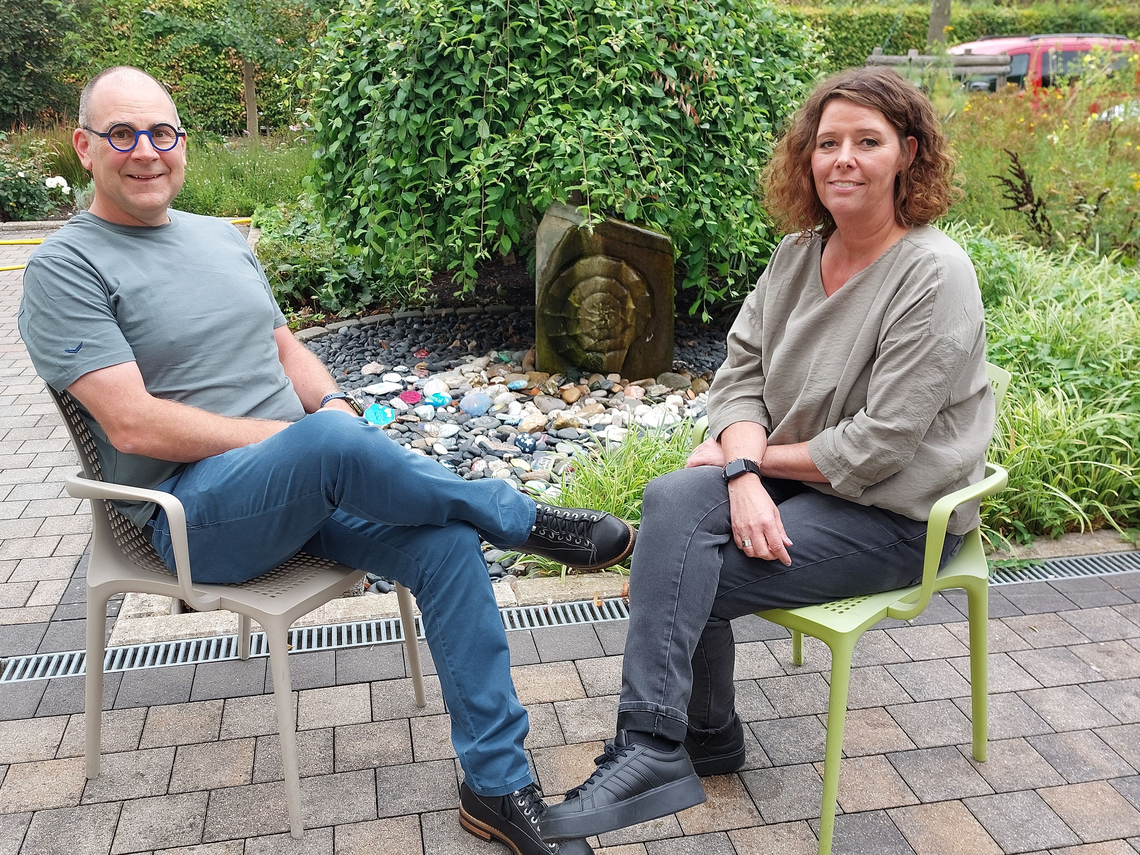 10 Jahre Hospiz St. Klara in Troisdorf, Einrichtungsleiter Martin Keßler und Jessica Holdefehr, zuständig für Öffentlichkeitsarbeit und Fundraising.