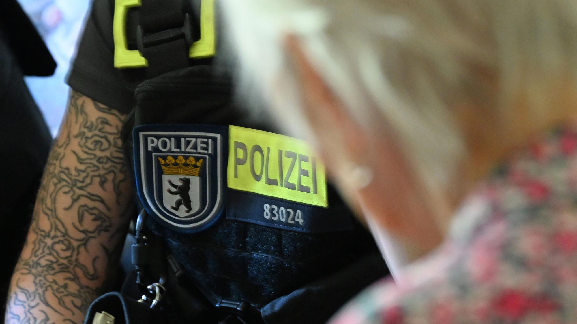 Die Polizei wurde erst informiert, als der Betrüger bereits wieder weg war (Symbolfoto).