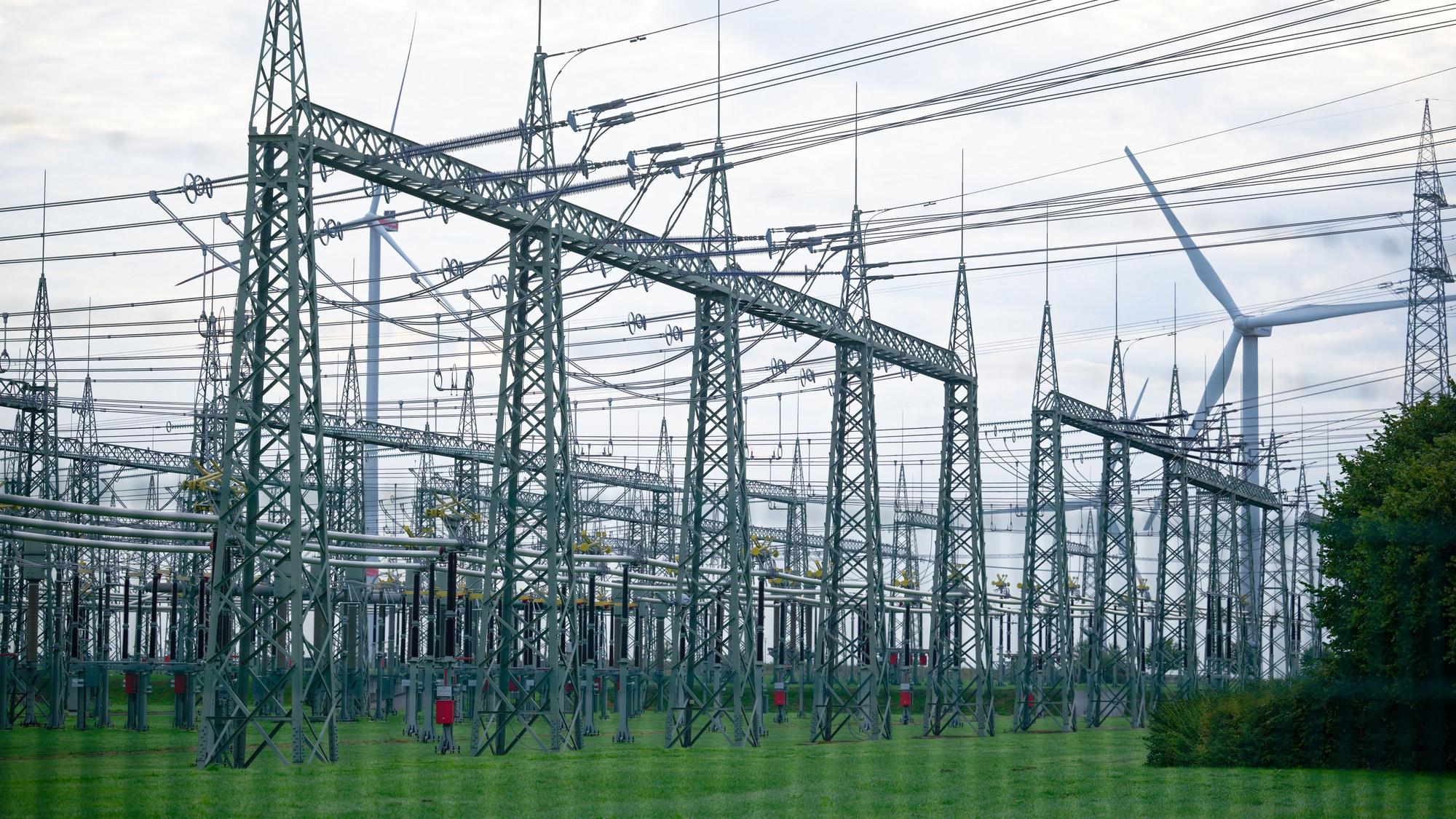 Das Umspannwerk des Netzbetreibers Amprion in Bergheim.