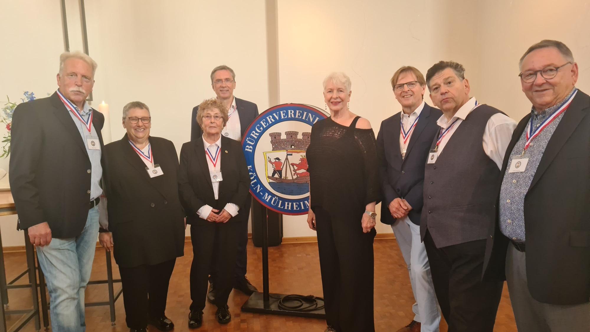 Das Team der Mülheimer Bürgervereinigung: Helmut Zoch, Ursula Klawitter, Veronika Kempkes, Stephan Zehnpfennig, Christtraut Kirchmeyer, Jürgen Scheidt, Benno Jung und Georg Brandt (von links).