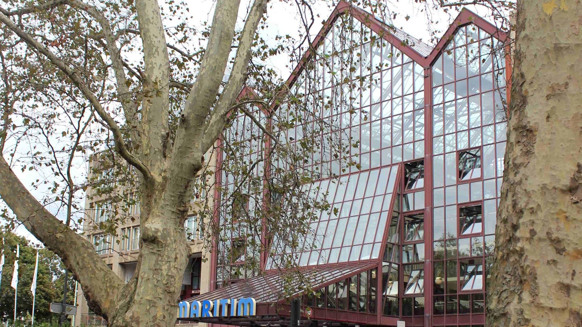 Wo heute das Maritim-Hotel steht, befand sich einst die Markthalle. Das Haus Vanderstein-Bellen gehörte zu dessen historischer Randbebauung.