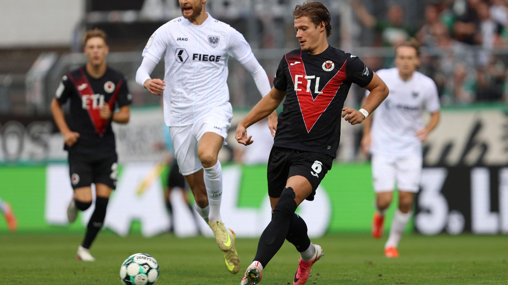 Tobias Eisenhuth FC Viktoria Koeln in Aktion, am Ball, Einzelaktion waehrend des Spiels der 3. Liga zwischen Viktoria Koeln und Preussen Muenster, Sportpark Hoehenberg am 30. August 2026 in Koeln, Deutschland. Foto von Oliver Kaelke/DeFodi Images Tobias Eisenhuth FC Viktoria Koeln controls the ball during the 3. Liga match between Viktoria Koeln and Preussen Muenster at Sportpark Hoehenberg on August 30, 2026 in Cologne, Germany. Photo by Oliver Kaelke/DeFodi Images DFB / DFL REGULATIONS PROHIBIT ANY USE OF PHOTOGRAPHS AS IMAGE SEQUENCES AND/OR QUASI-VIDEO. Photo by Oliver Kaelke/DeFodi Images - *** Tobias Eisenhuth of FC Viktoria Koeln in action, on the ball, making a solo run during the 3. Liga match between Viktoria Koeln and Preussen Muenster at Sportpark Hoehenberg on August 30, 2026, in Cologne, Germany. Photo by Oliver Kaelke, DeFodi Images. Tobias Eisenhuth of FC Viktoria Cologne controls the ball during the 3. Liga match between Viktoria Cologne and Preussen Münster at Sportpark Höhenberg on August 30, 2026 in Cologne, Germany Photo by Oliver Kaelke, DeFodi Images DFB and DFL regulations prohibit any use of photographs as image sequences and/or quasi-video Photo by Oliver Kaelke, DeFodi Images