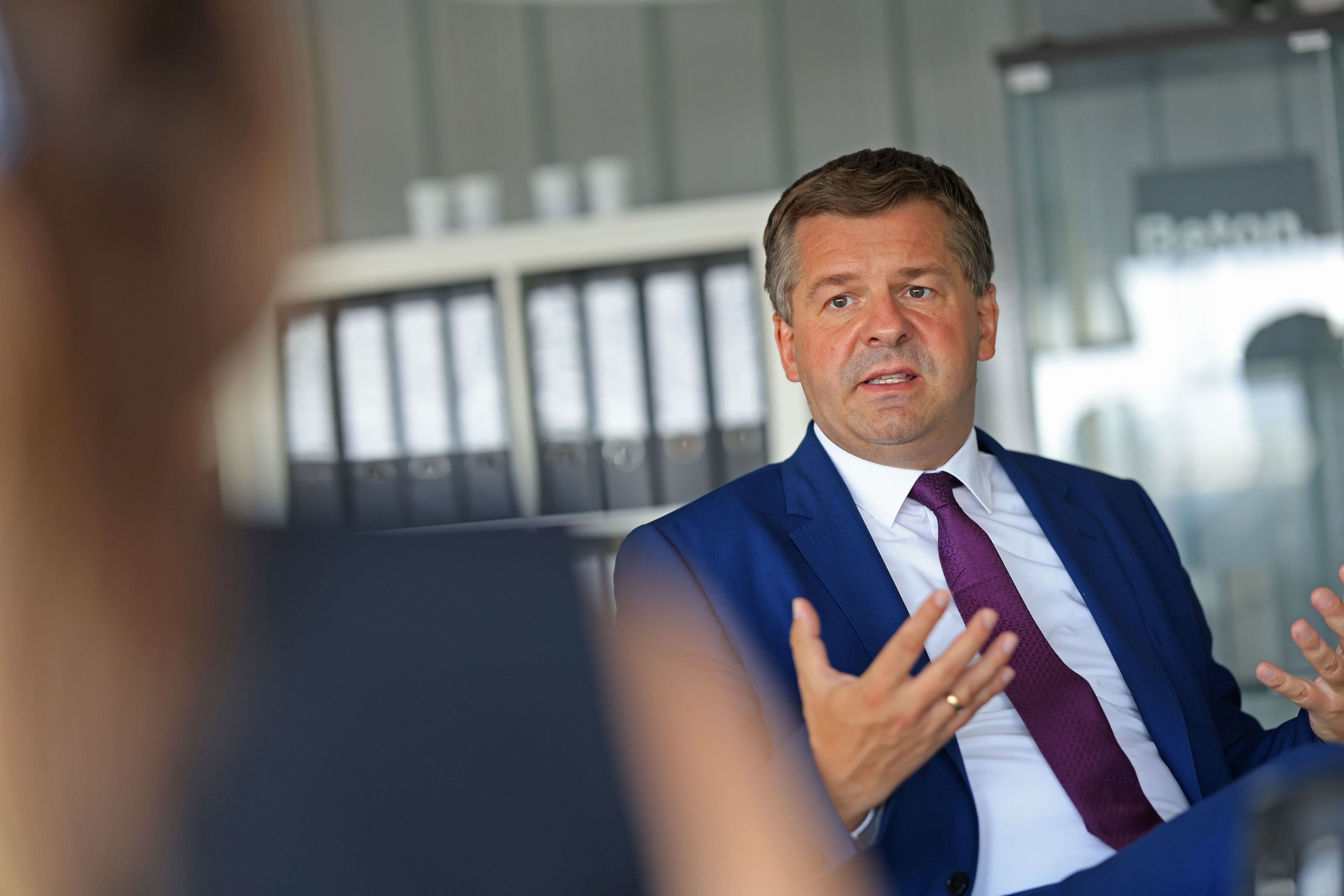 „Ich habe zu 100 Prozent die Unterstützung meiner Fraktion“: Sachsen-Anhalts Ministerpräsident Ulrich Siegmund hält es für ausgeschlossen, dass Abweichler für den AfD-Kandidaten Ulrich Siegmund stimmen.