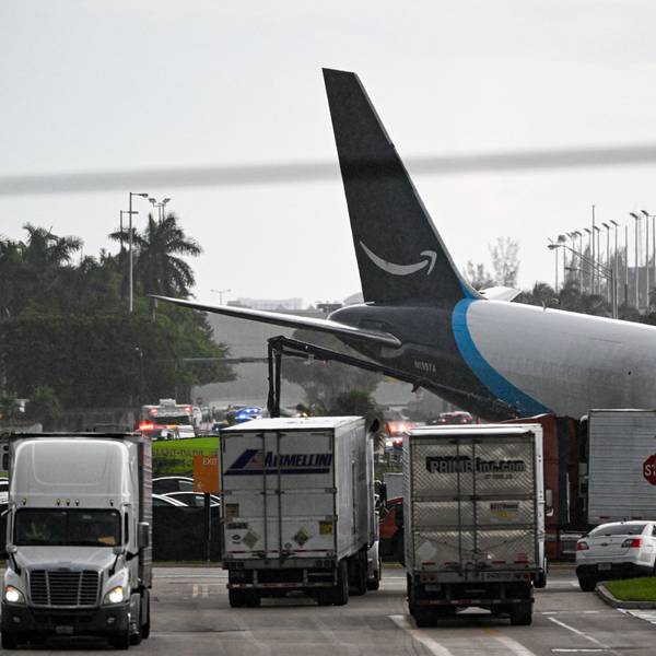 Ein Frachtflugzeug von Amazon ist am Sonntag (6. September) in Miami über die Landebahn hinausgeschossen.