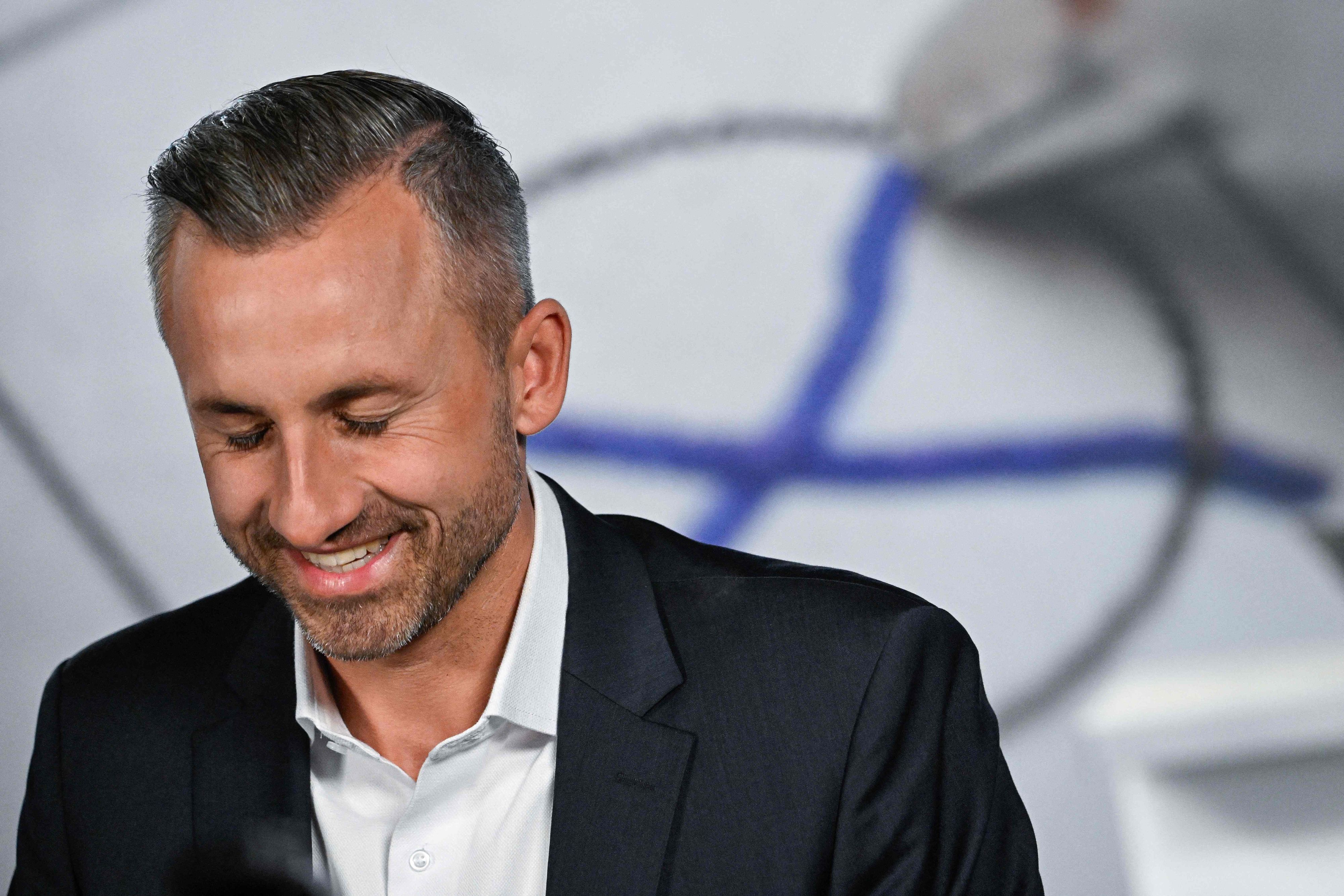 AfD-Spitzenkandidat Ulrich Siegmund, nachdem die ersten Wahlprognosen veröffentlicht wurden (Photo by Tobias SCHWARZ / AFP)
