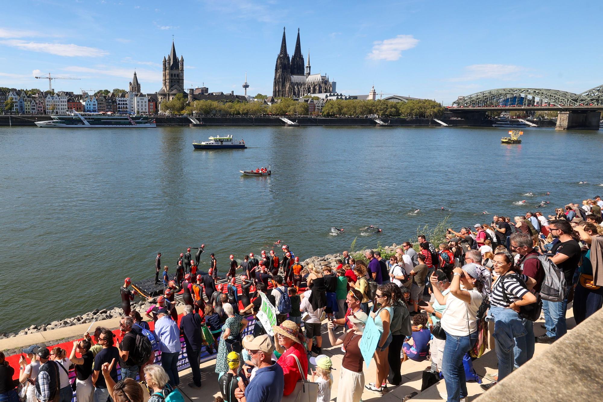 06.09.2026. Köln: Beim 5. Köln Triathlon nehmen 4.200 Athletinnen und Athleten auf drei unterschiedlichen Distanzen teil. Laut Veranstalter ist das eine Rekordzahl an Teilnehmenden. Die Veranstaltung ist seit Anfang des Jahres ausgebucht. Foto: Martina Goyert