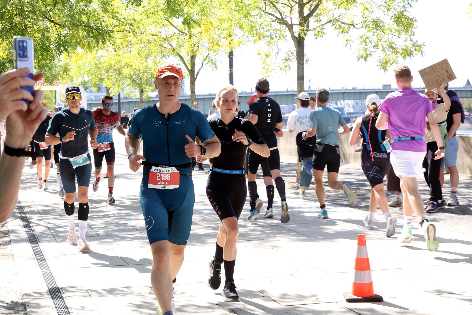 06.09.2026. Köln: Beim 5. Köln Triathlon nehmen 4.200 Athletinnen und Athleten auf drei unterschiedlichen Distanzen teil. Laut Veranstalter ist das eine Rekordzahl an Teilnehmenden. Die Veranstaltung ist seit Anfang des Jahres ausgebucht. Foto: Martina Goyert