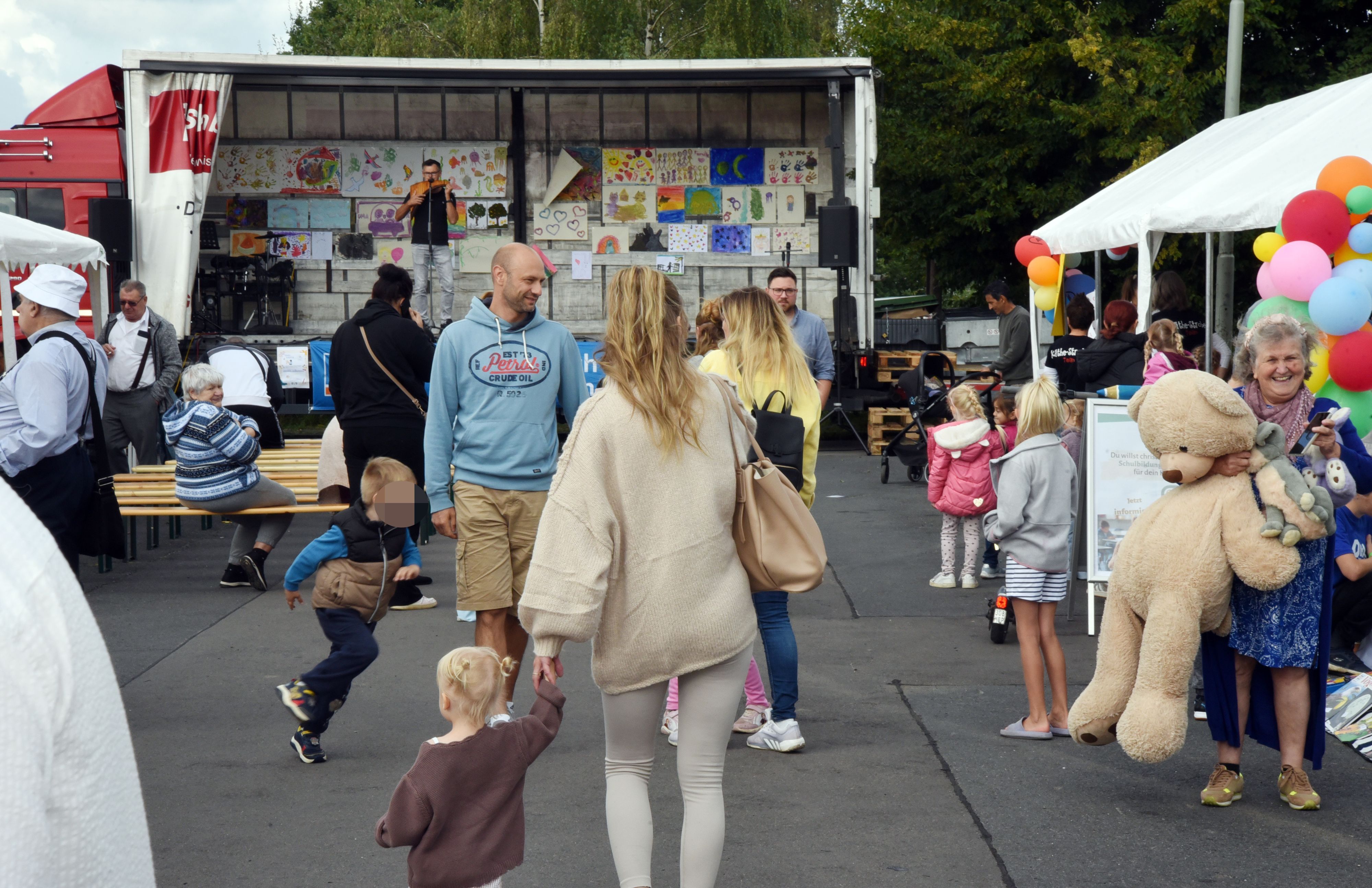 Auch einen Kinderflohmarkt gab es beim „Fest der Kulturen“ im Waldbröler Stadtteil Eichen.
