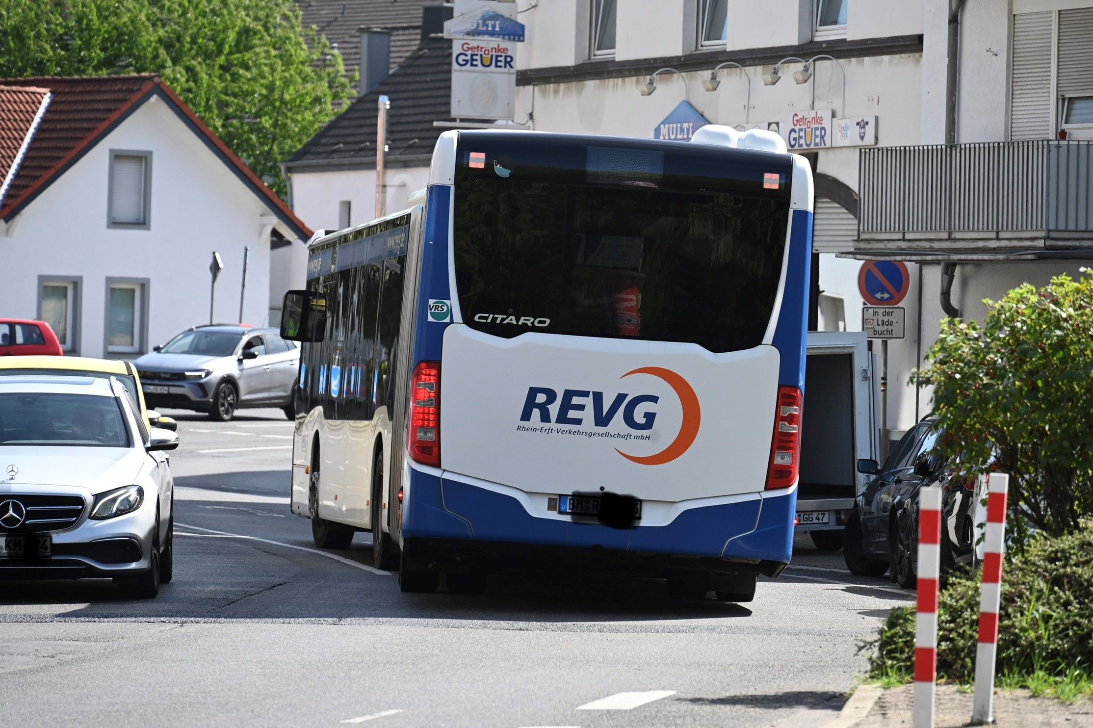 Zu sehen ist ein Bus.