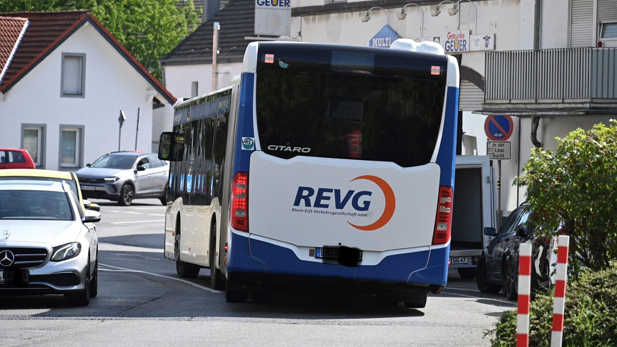 Zu sehen ist ein Bus.